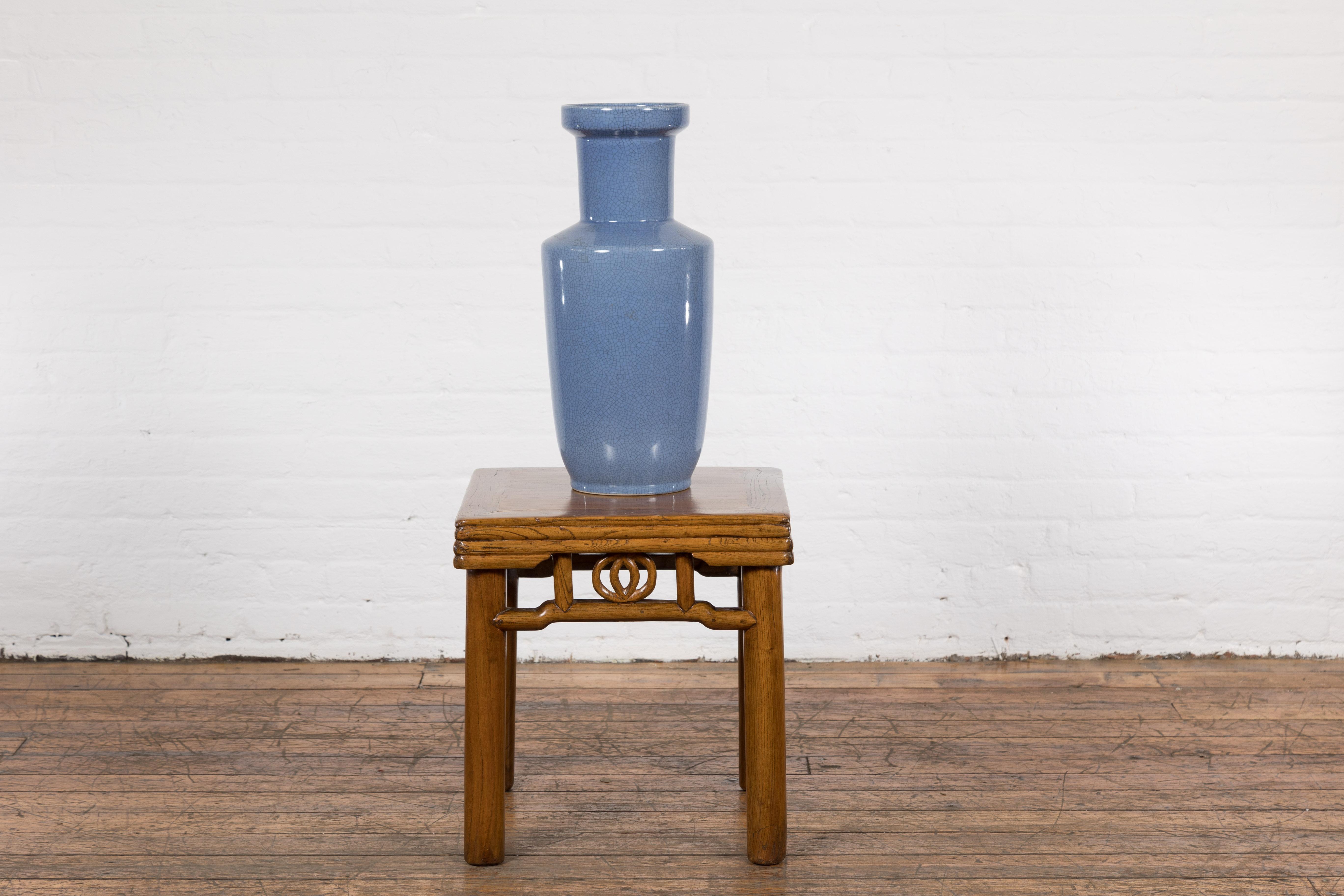 Chinesische Vintage-Vase mit Craquelé-Blau (20. Jahrhundert) im Angebot