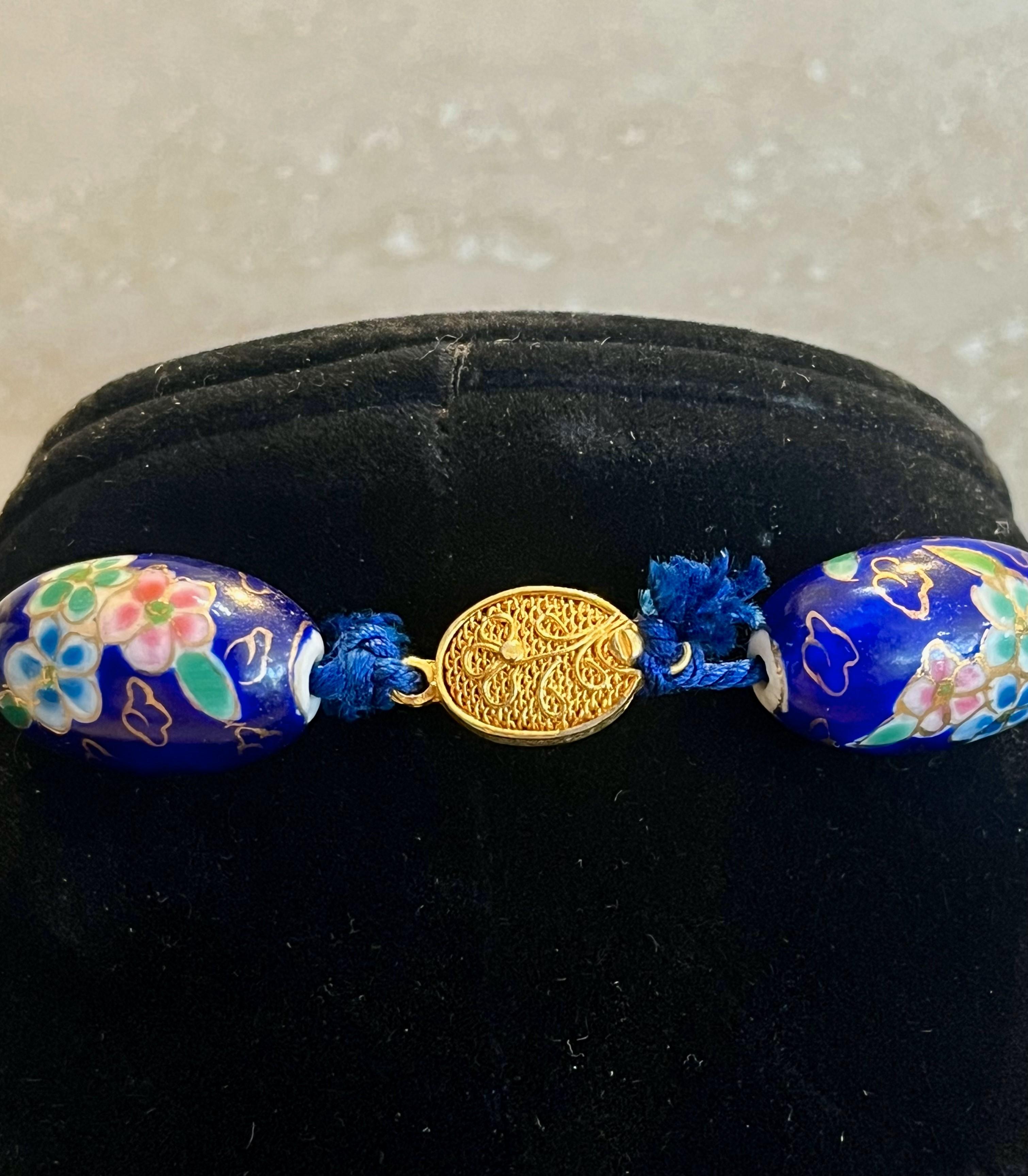 Vintage Chinese Blue Porcelain Necklace In Good Condition For Sale In Lake Worth Beach, FL