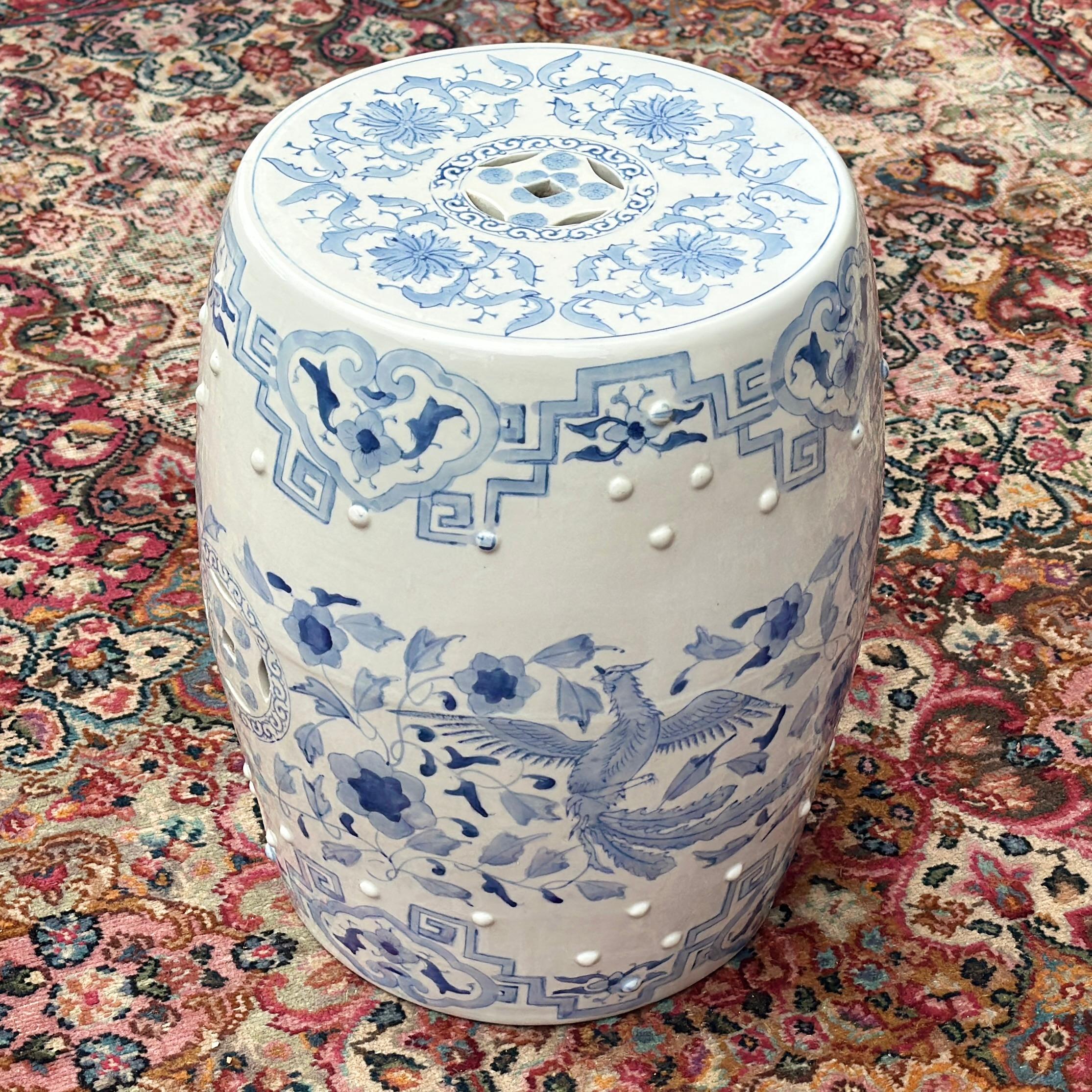 20th Century Vintage Chinese Blue & White Hand Painted Ceramic Garden Stool Drum Side Table For Sale