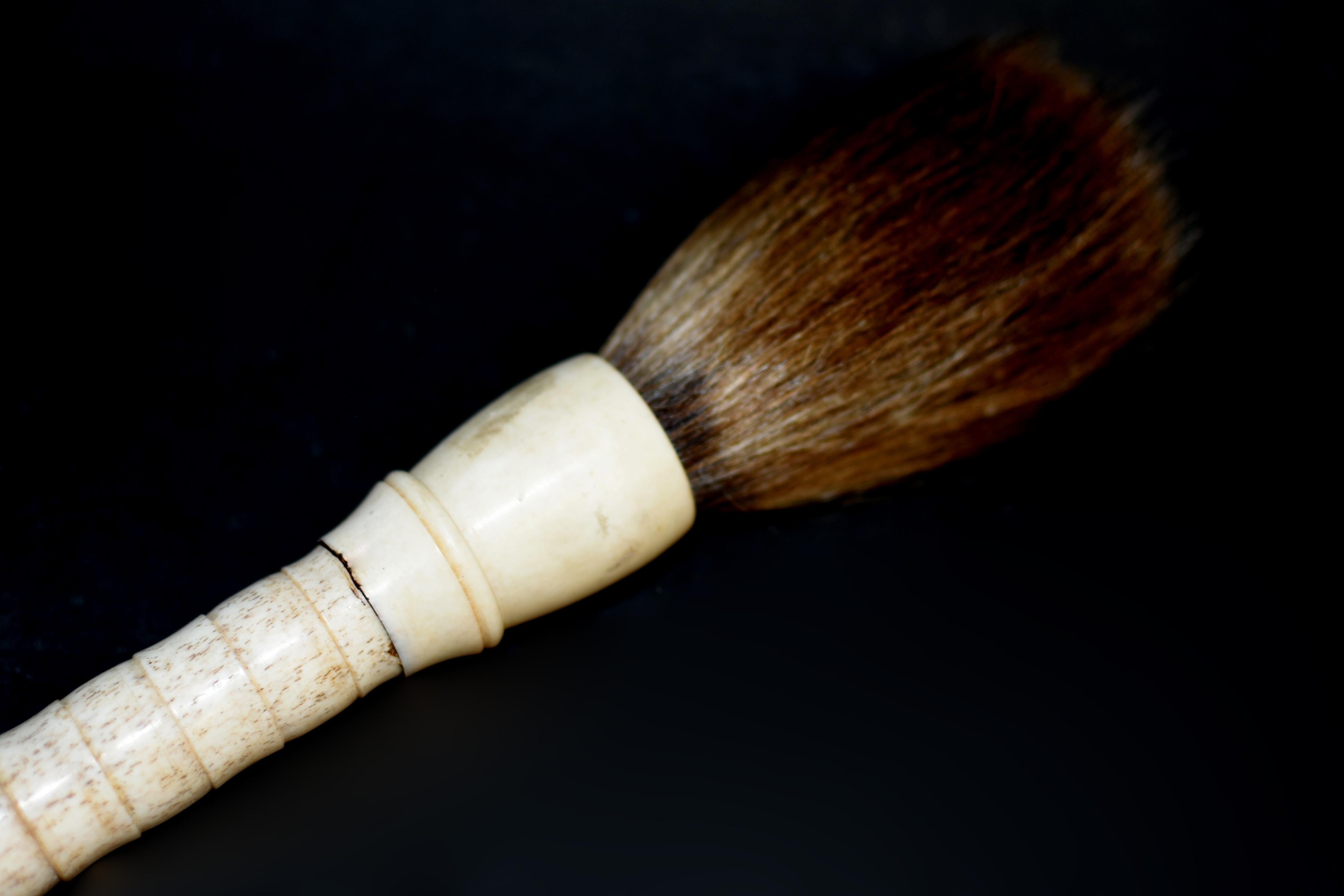 Vintage Chinese Bone Calligraphy Brush In Good Condition For Sale In Somis, CA