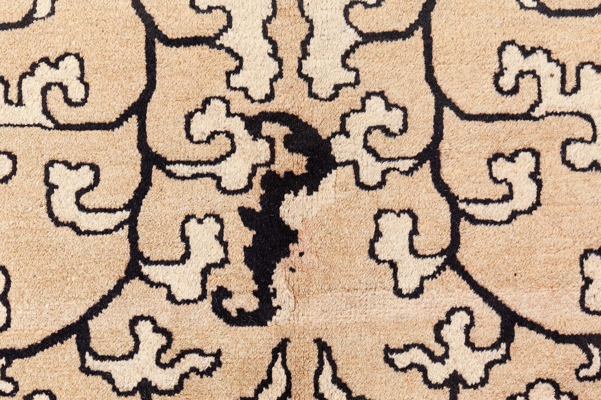 Tapis vintage chinois botanique fait à la main Doris Leslie Blau Bon état - En vente à New York, NY