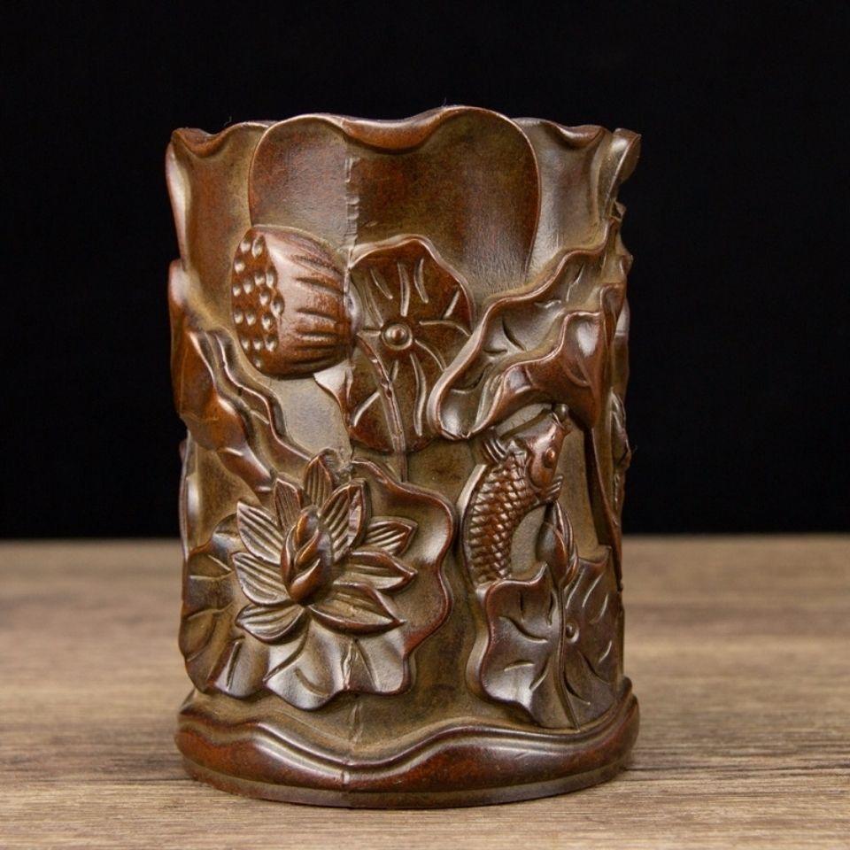 Vintage Chinese Bronze Fish and Lotus Flower Design Brush Pot In Fair Condition For Sale In 景德镇市, CN