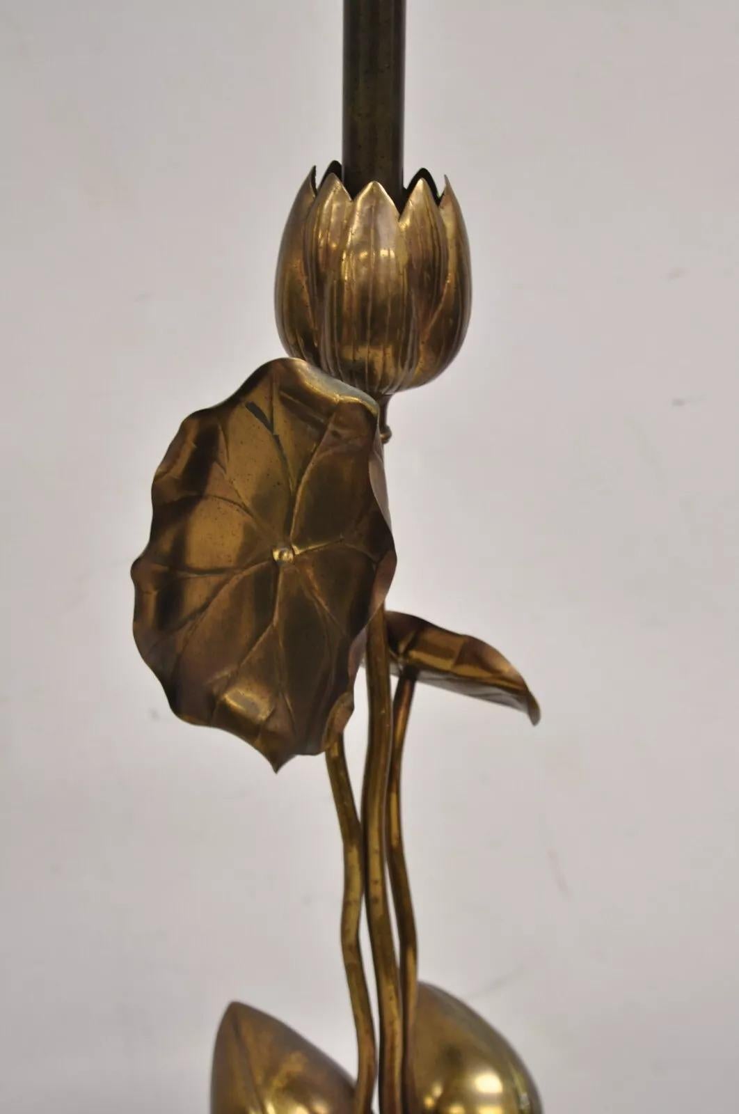 Lampe de bureau chinoise vintage en bronze, fruits et feuilles de lotus Bon état - En vente à Philadelphia, PA