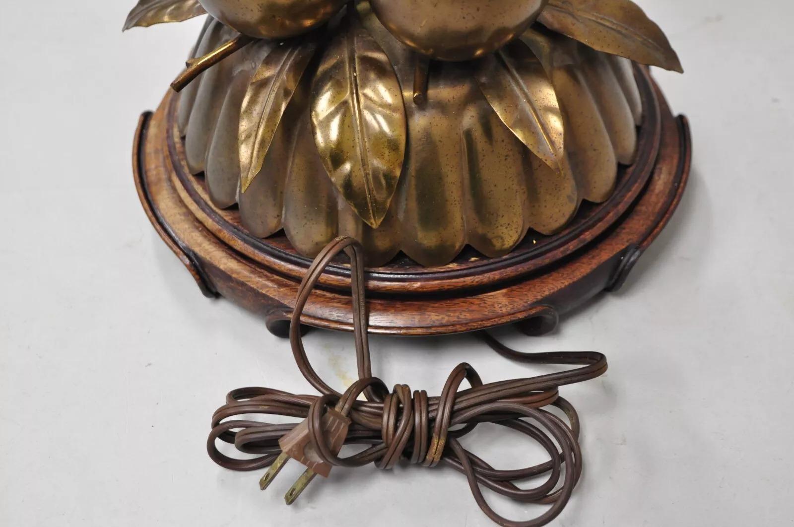 Lampe de bureau chinoise vintage en bronze, fruits et feuilles de lotus en vente 2