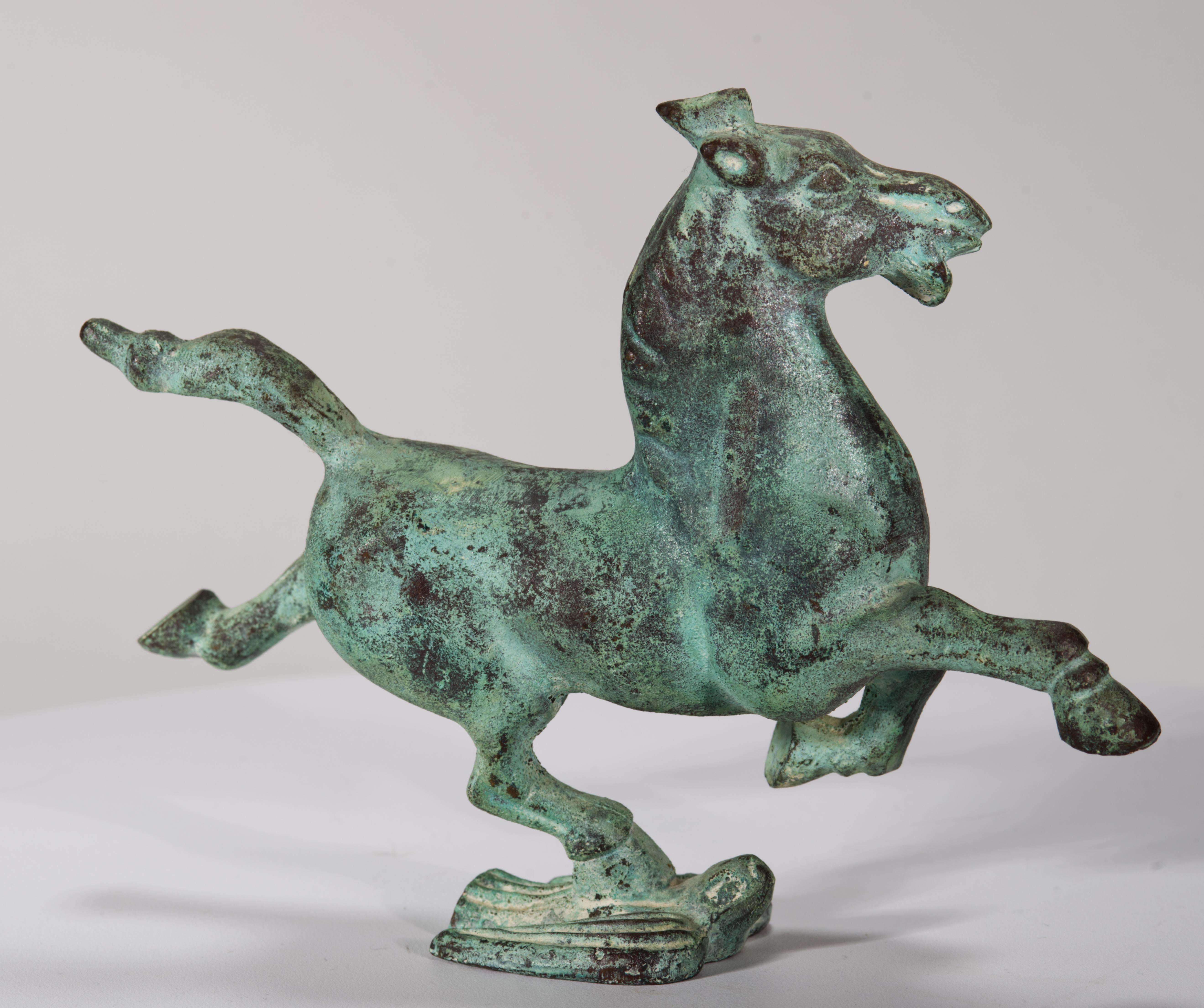 Cineserie Cavallo cinese d'epoca in bronzo con rondine volante in vendita