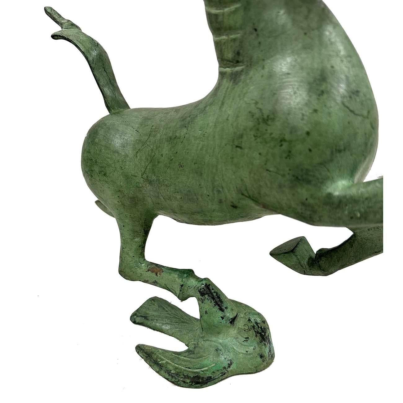 Statua di bronzo cinese vintage del cavallo che calpesta una rondine volante in vendita 1