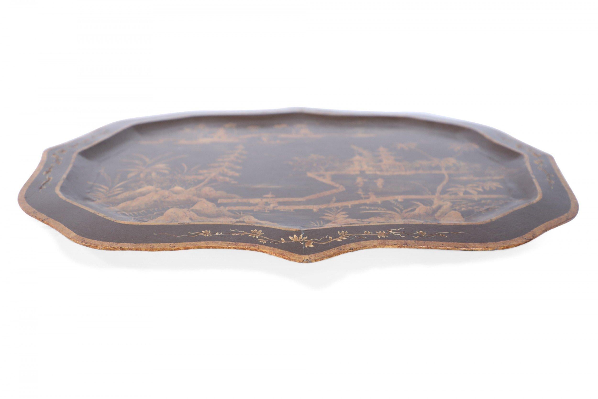 Bandeja china vintage de tole marrón y dorado con escena lacustre siglo XX en venta