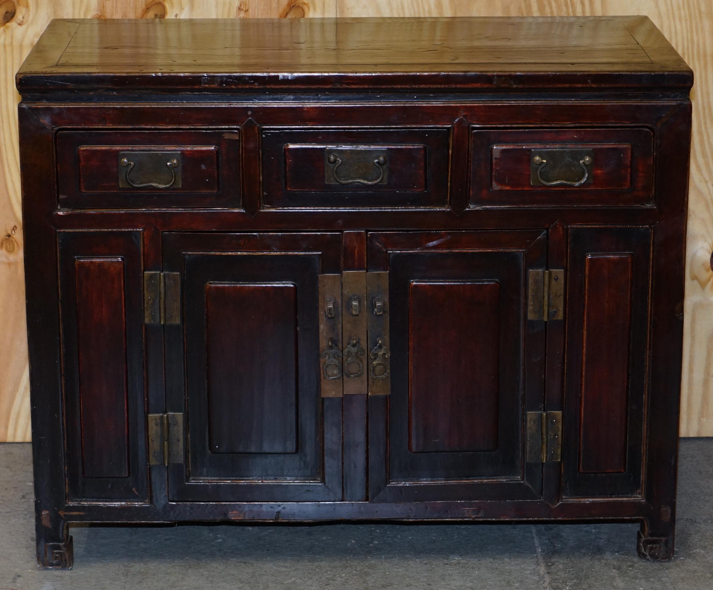 We are delighted to offer for sale this stunning vintage Chinese cabinet with original lacquered finish 

A very good looking and well made piece, its highly decorative and very functional offering huge amounts of storage space

This piece looks