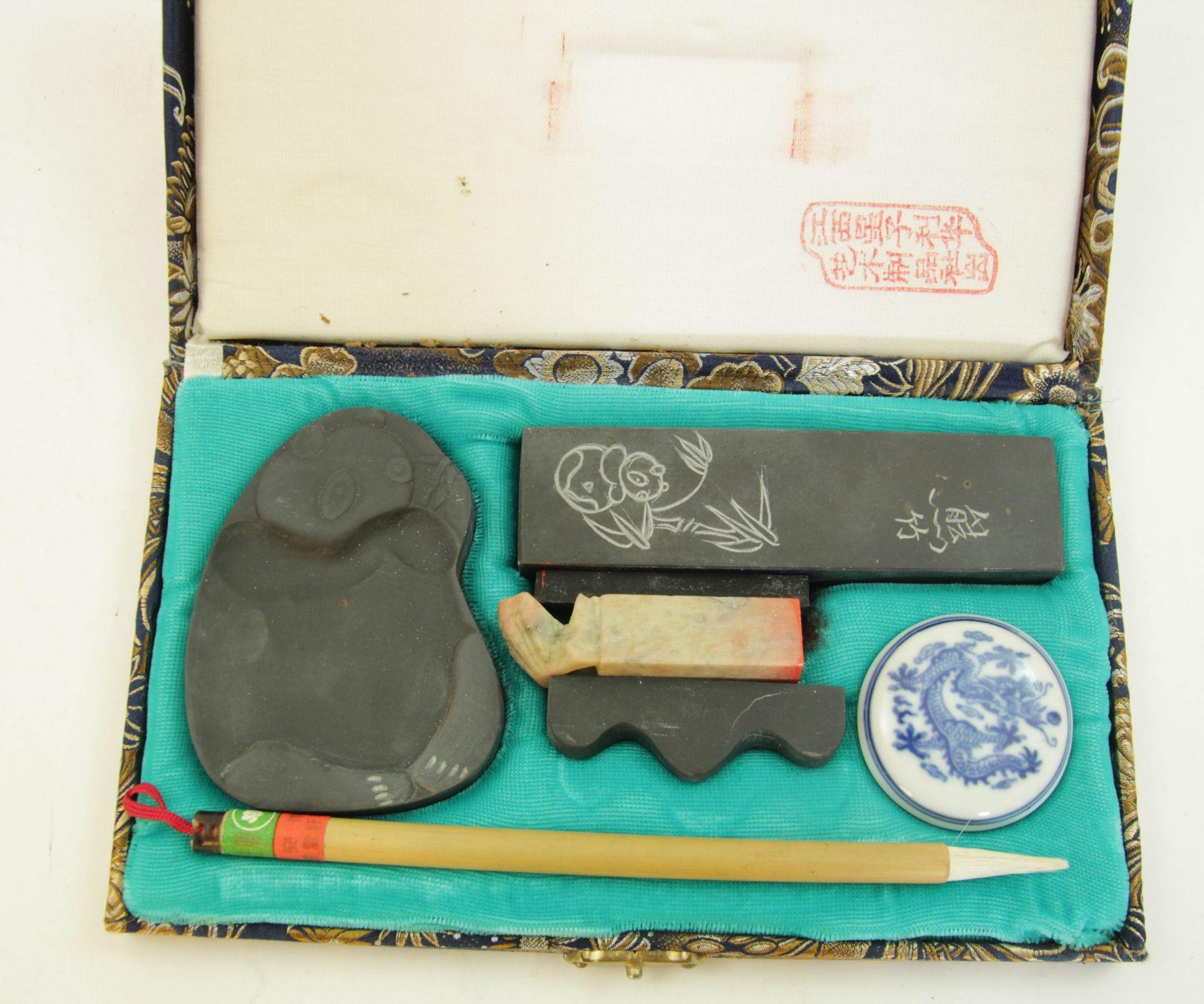 Chinesisches Vintage- Kalligraphie-Set 7er-teiliges Set (Chinoiserie) im Angebot