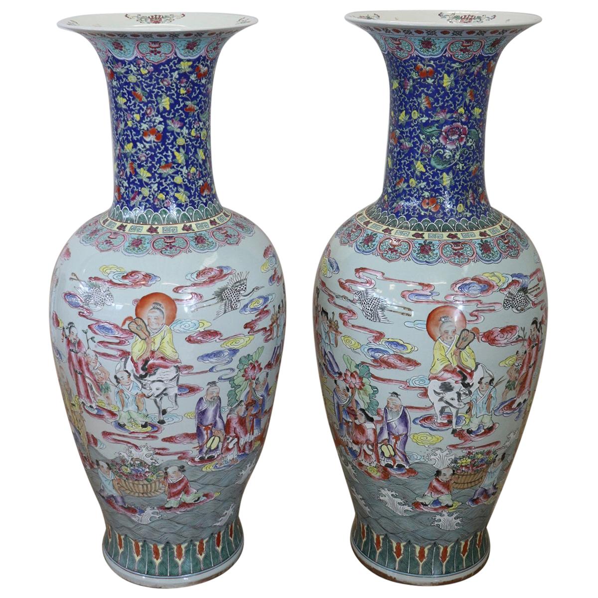 Vintage Chinese Canton Pair of Very Large Vase in Porcelain Hand Painted