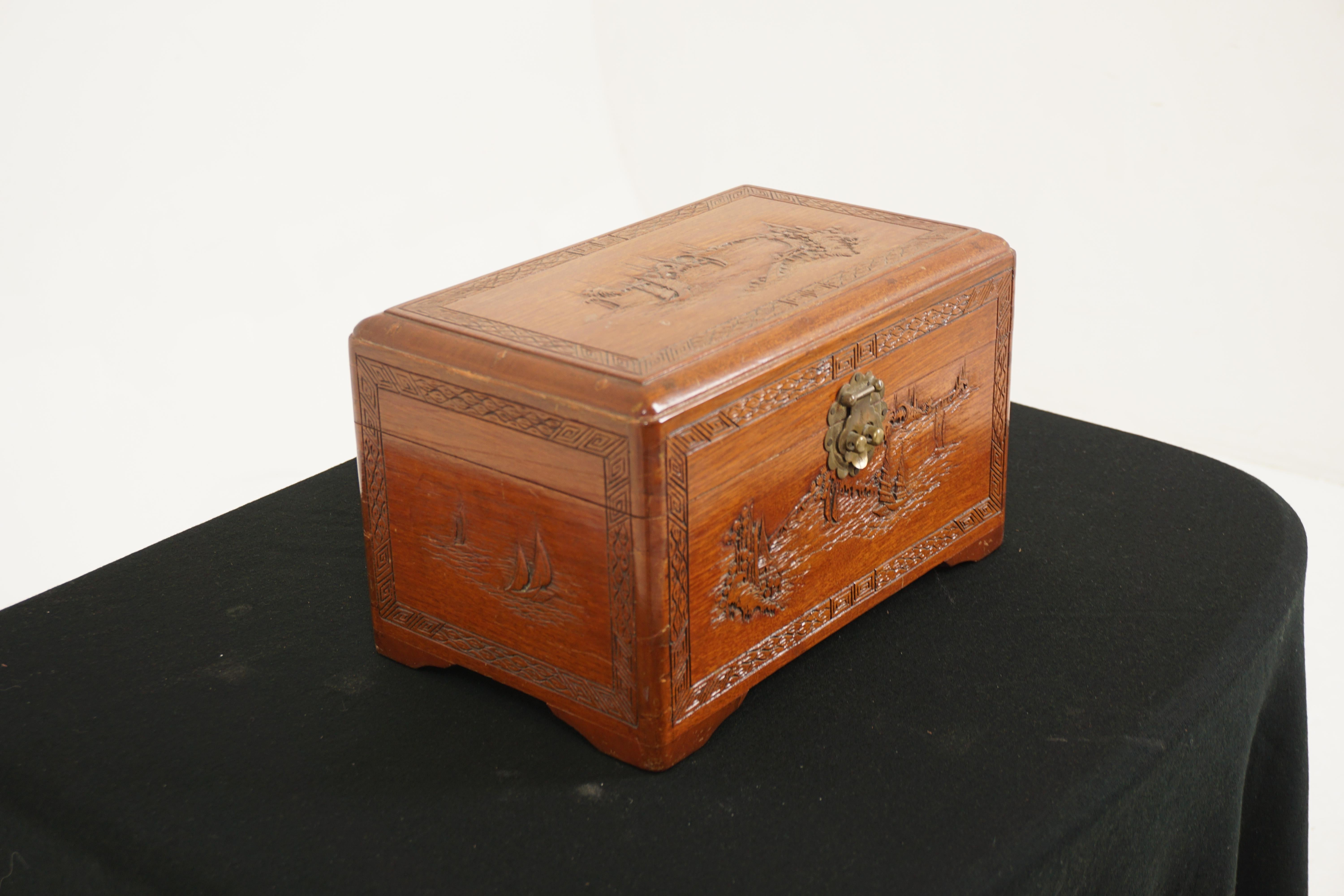 Vintage Chinese Carved Camphorwood Jewellery Box, China 1930, H895 In Good Condition For Sale In Vancouver, BC