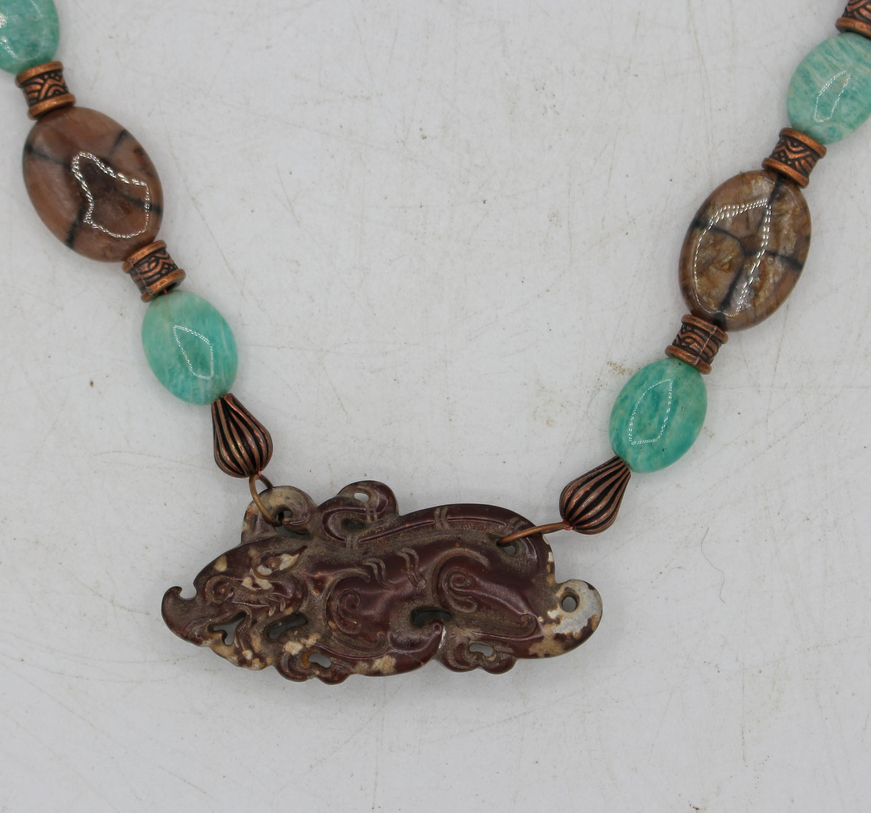 Chinois Vintage Chinese Carved Dragon Pendant & Copper Beads Necklace en vente