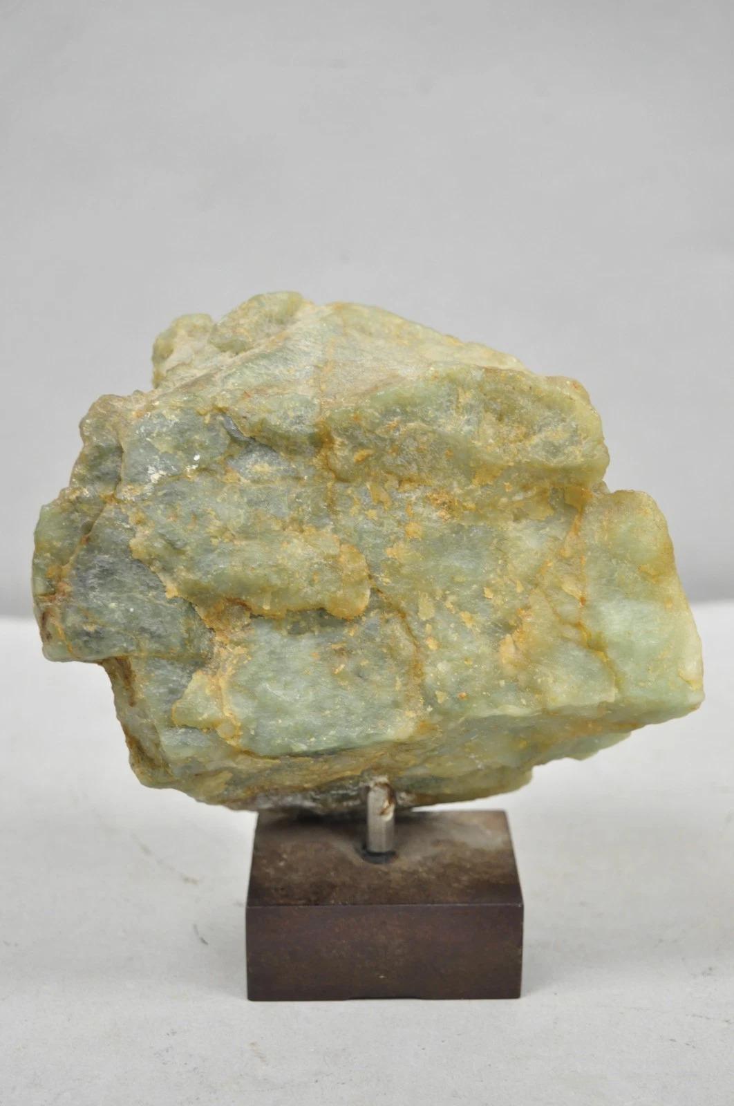 Scultura d'epoca cinese in pietra ollare verde intagliata da 8