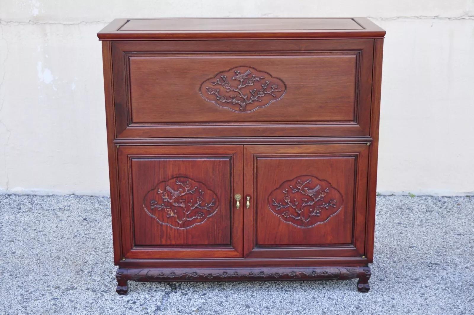 Console de bar à liqueur chinoise sculptée en bois dur avec miroirs en vente 6