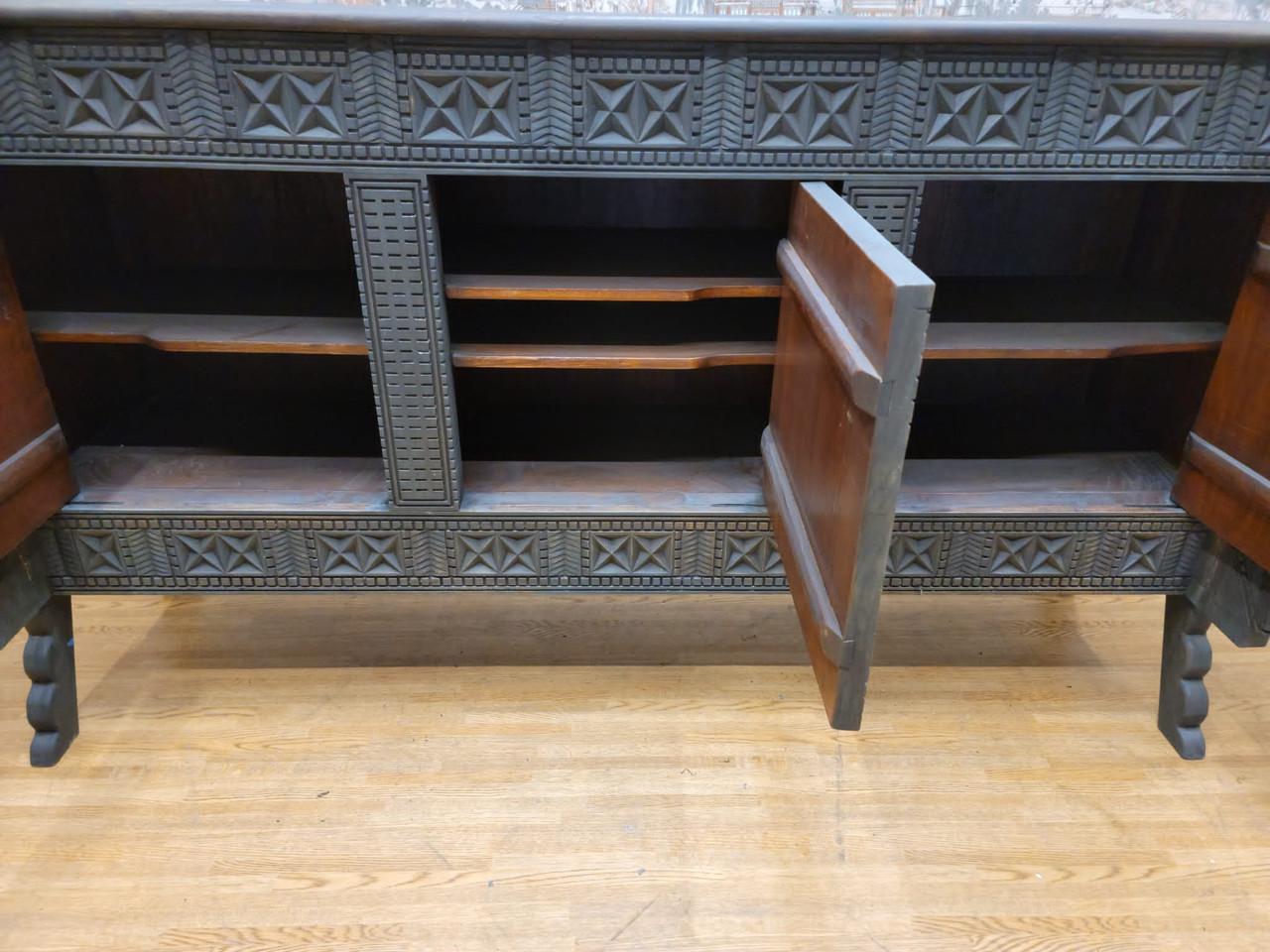 Vintage Chinese Carved Ornate Elmwood Sideboard mit Pferdemotiven im Angebot 2