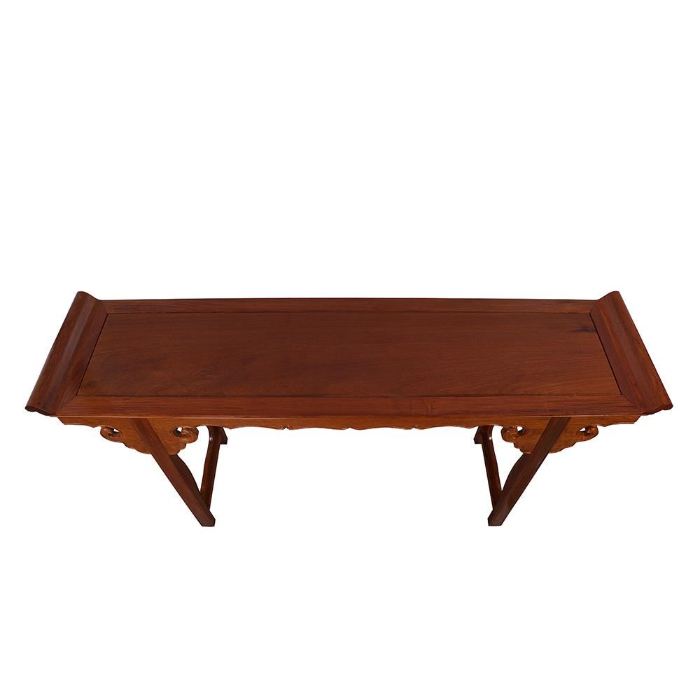 Sculpté Table d'autel chinoise vintage en bois de rose sculpté, console, table de canapé en vente