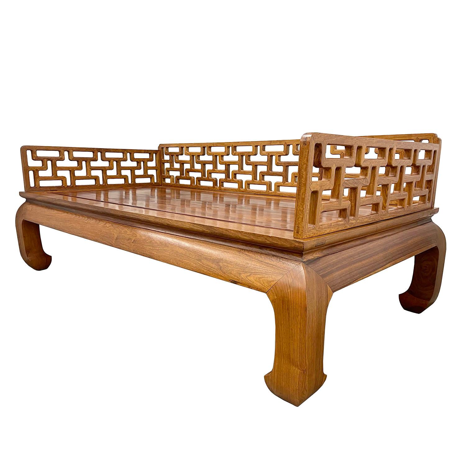 Size: 31.5in H x 84in W x 44in D
Bed: 19.5in H x 77.5in W x 39.5in D
Origin: China
Circa: 1950's
Material: Hua Li wood (Rosewood)
Condition: Original Finish. Solid wood construction, hand carved.Very heavy and sturdy, Normal age wear.

Description: