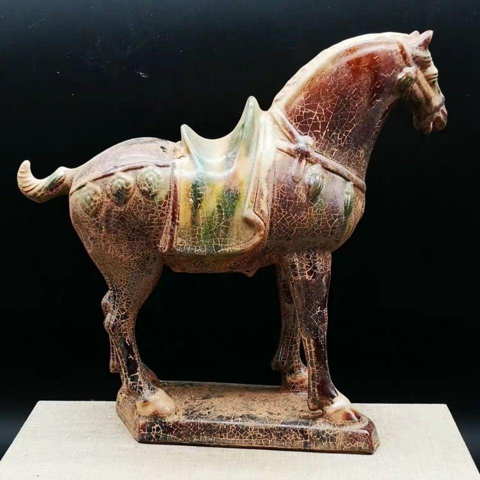 Vintage Chinese Ceramic Color Horse Statue In Fair Condition For Sale In 景德镇市, CN