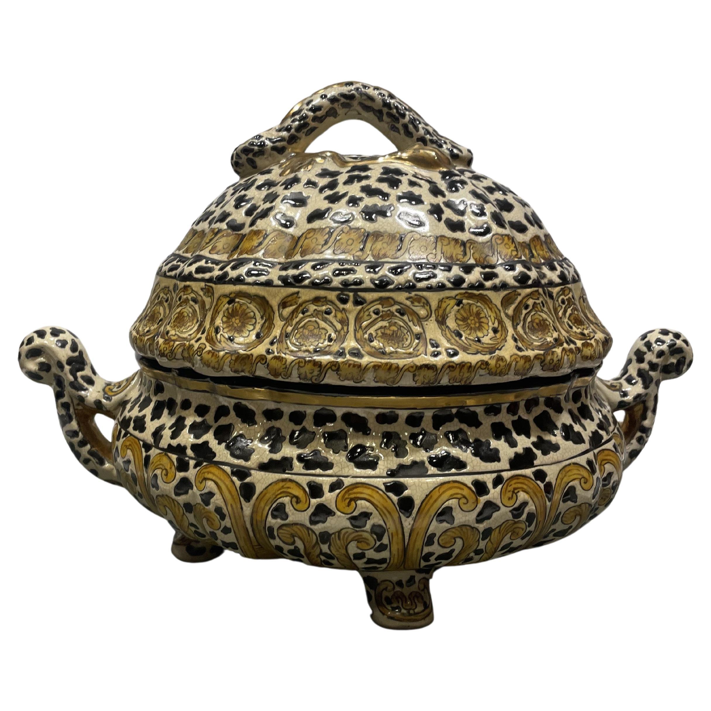 Chinesische Vintage-Dekoterrine aus Keramik mit abstraktem Stammesmotiv aus Keramik im Angebot