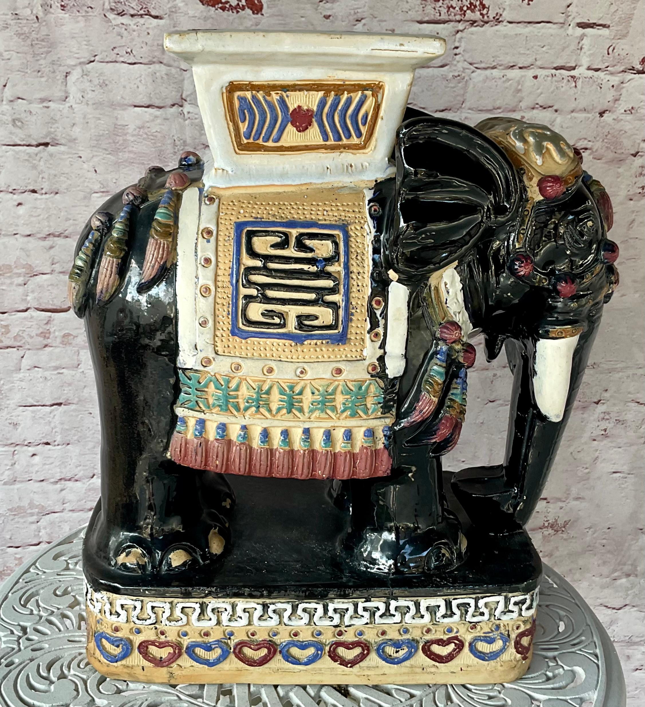 Bohémien Sgabello da giardino Elefante cinese d'epoca in ceramica in vendita
