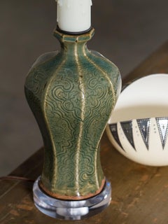 Vintage Chinese Ceramic Vase Lamp China circa 1940 Lucite Base