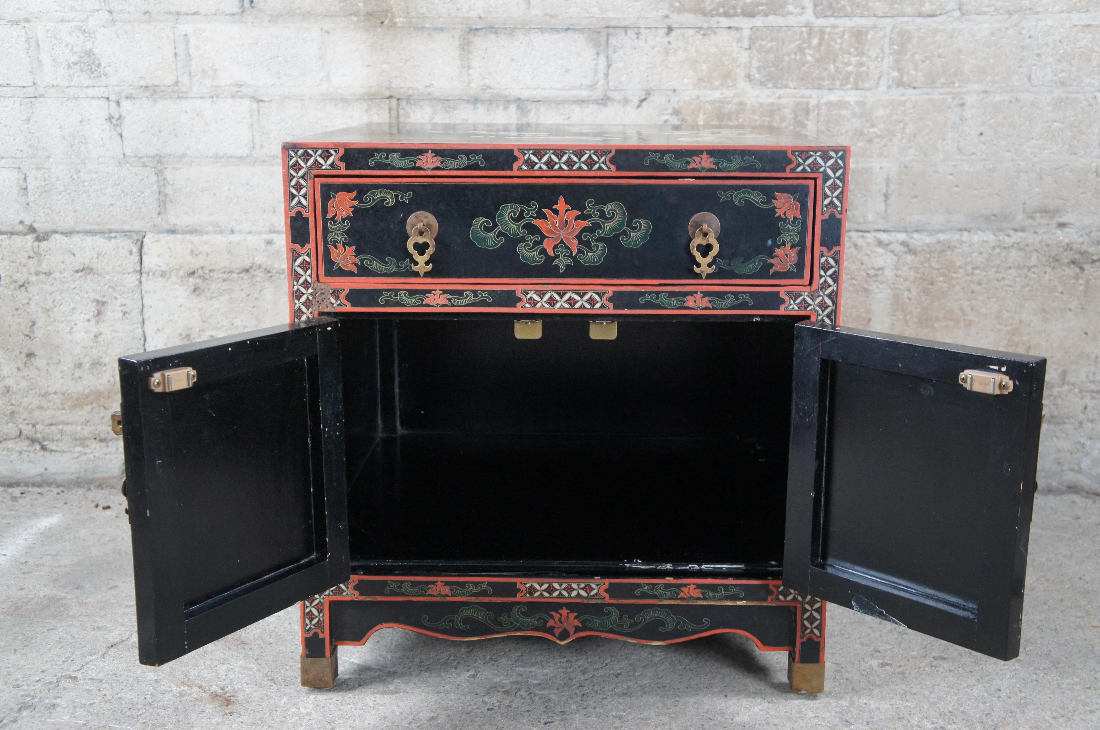 Hardwood Vintage Chinese Chinoiserie Black Lacquered Painted Square Side Table Cabinet 24