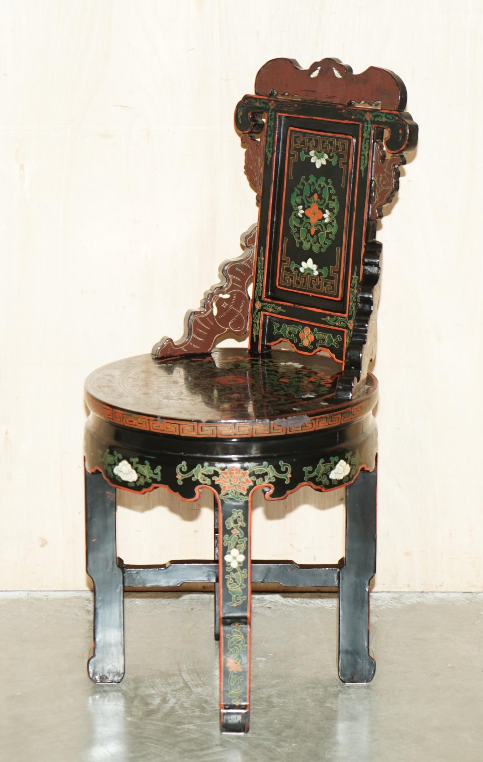 VINTAGE CHiNESE CHINOISERIE DECORATED PAINTED & LACQUERED PEDESTAL DESK & CHAIR For Sale 10