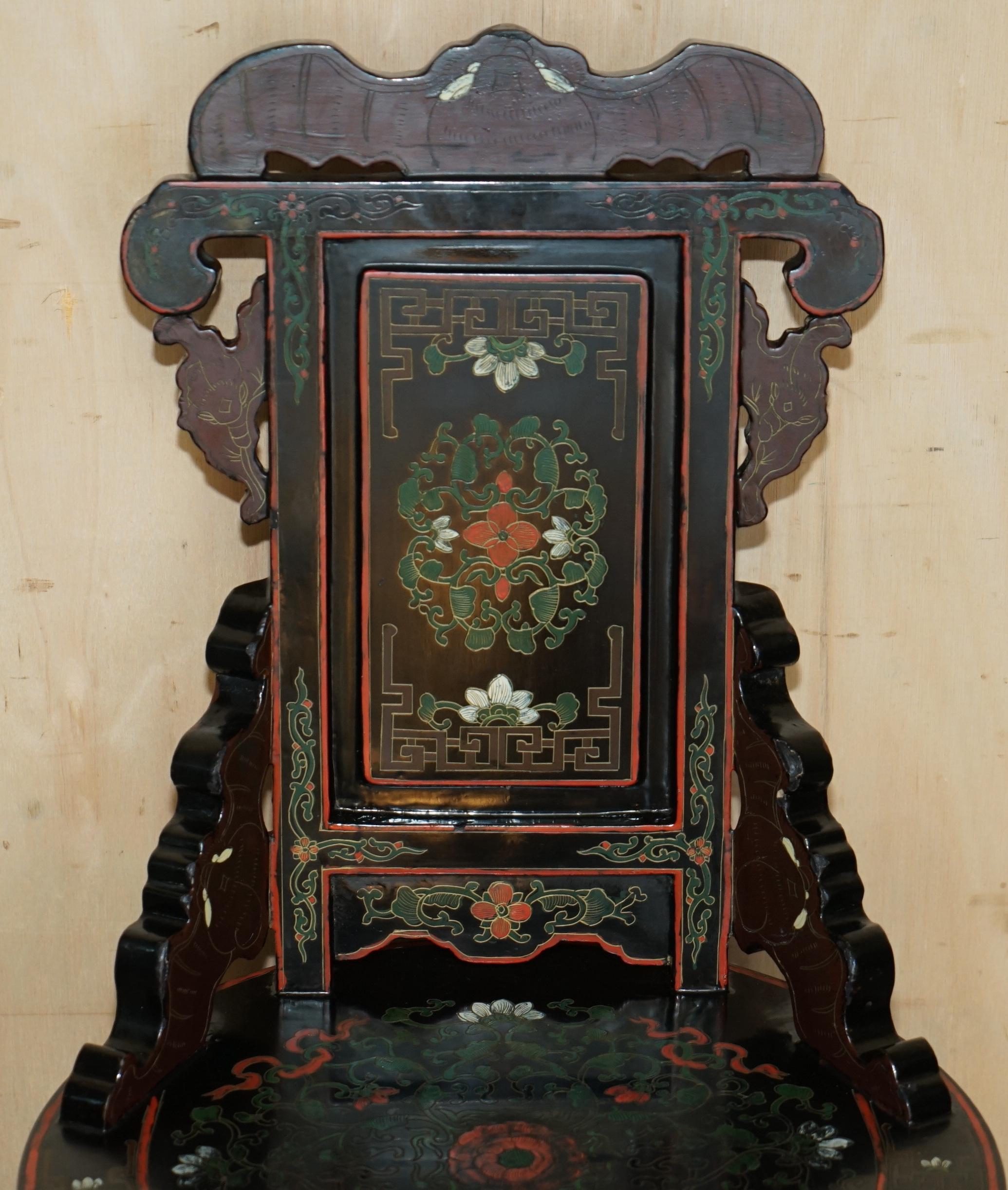 VINTAGE CHiNESE CHINOISERIE DECORATED PAINTED & LACQUERED PEDESTAL DESK & CHAIR For Sale 11