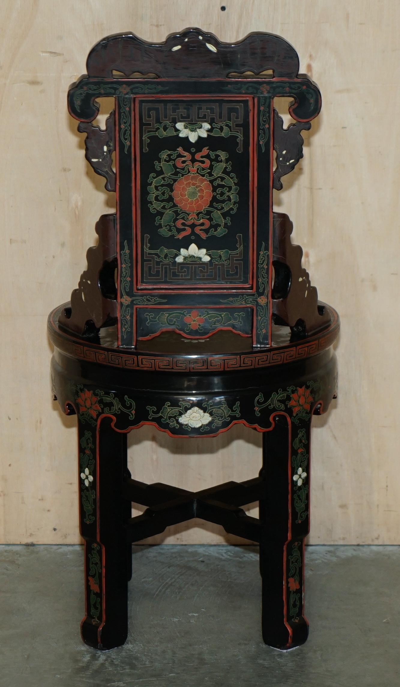 VINTAGE CHiNESE CHINOISERIE DECORATED PAINTED & LACQUERED PEDESTAL DESK & CHAIR For Sale 13