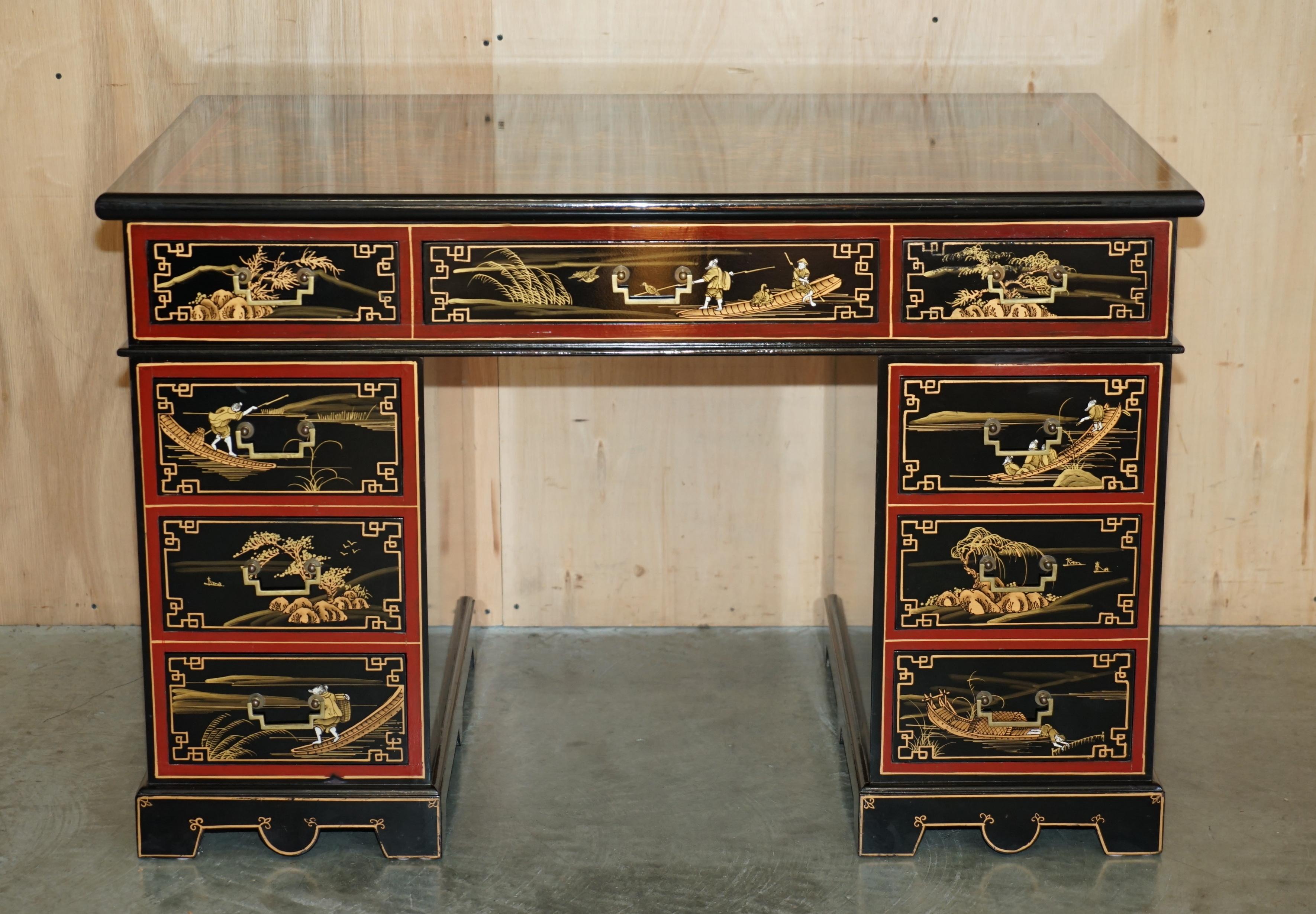 Chinese VINTAGE CHiNESE CHINOISERIE DECORATED PAINTED & LACQUERED PEDESTAL DESK & CHAIR For Sale