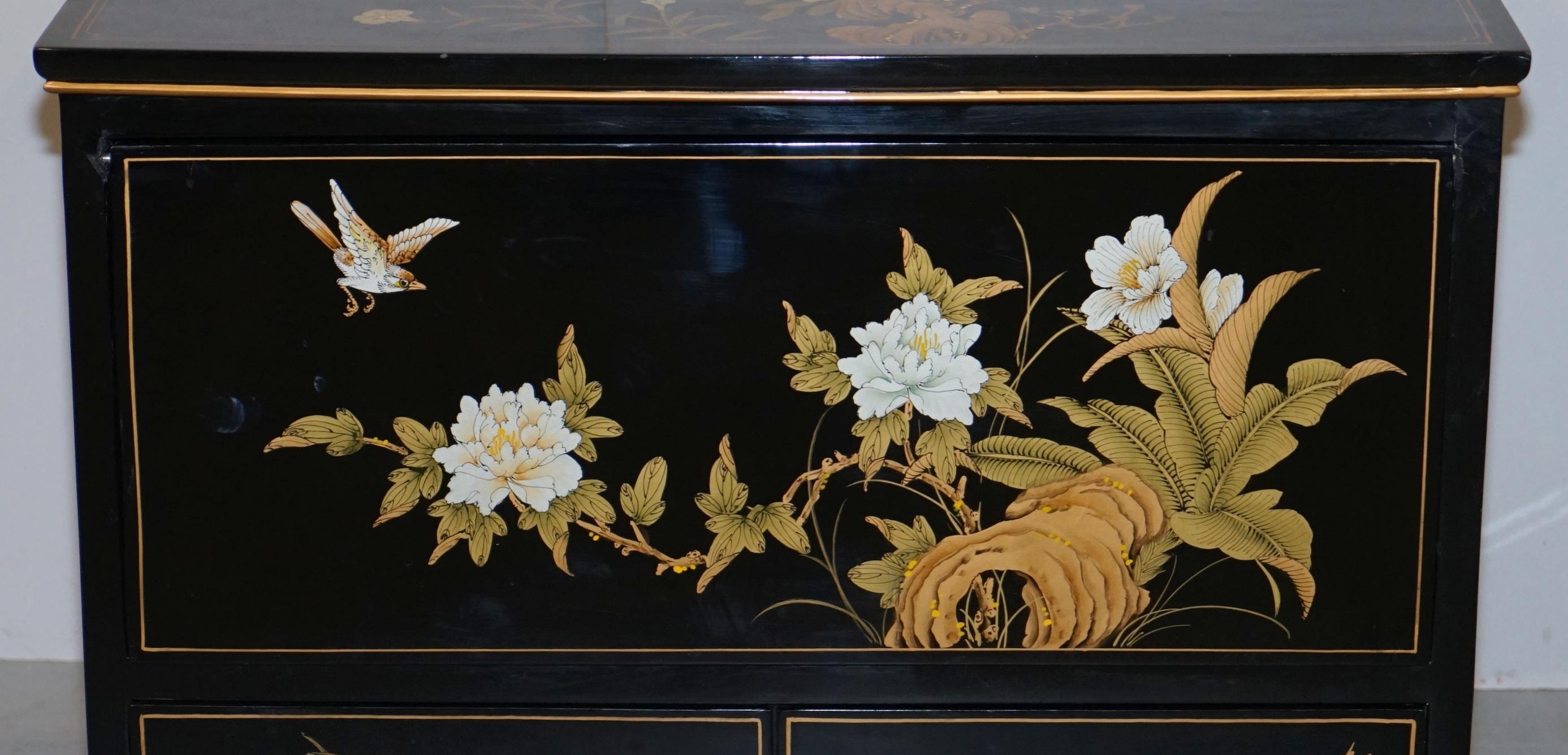 Vintage Chinese Chinoiserie TV Media Stand Black Lacquered Paint Bird & Flowers For Sale 3