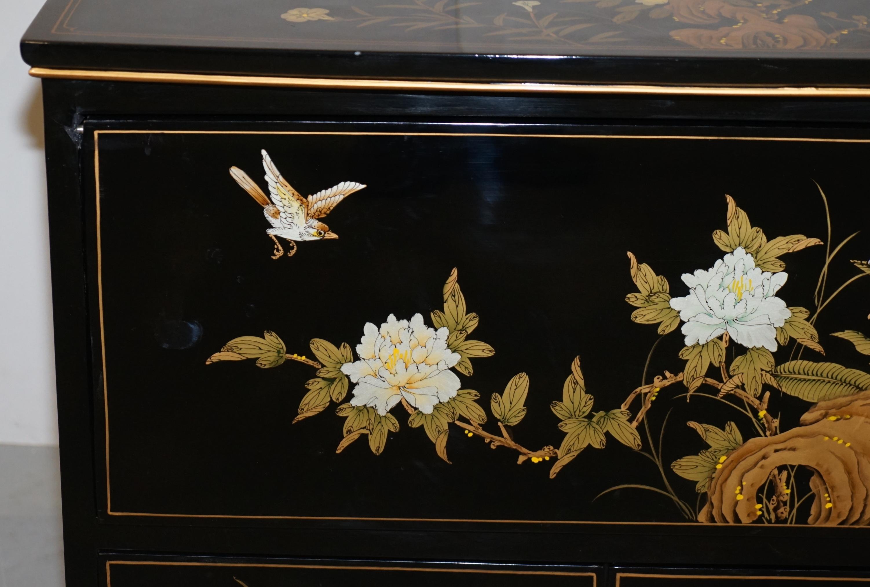 Vintage Chinese Chinoiserie TV Media Stand Black Lacquered Paint Bird & Flowers For Sale 5