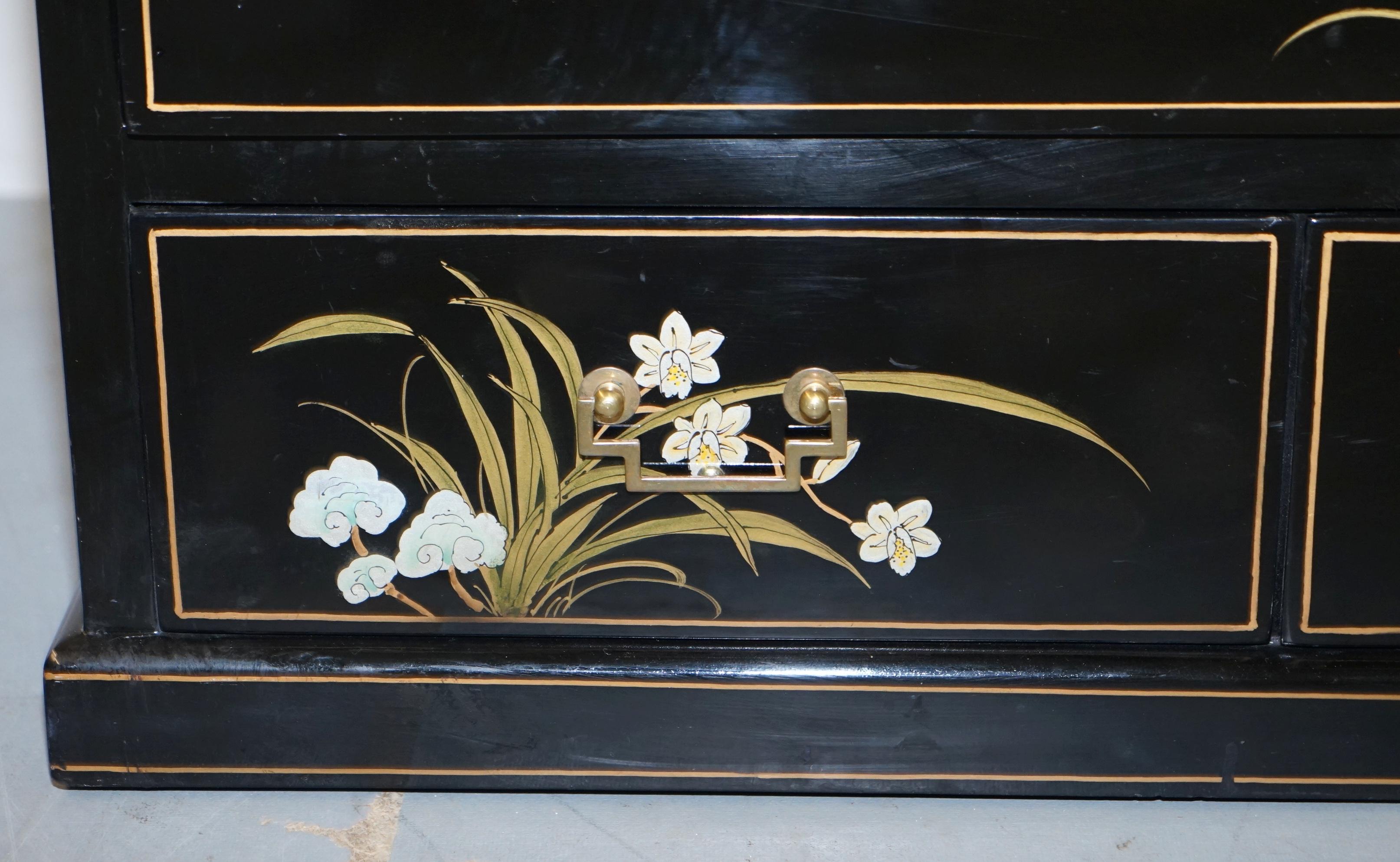 Vintage Chinese Chinoiserie TV Media Stand Black Lacquered Paint Bird & Flowers For Sale 6