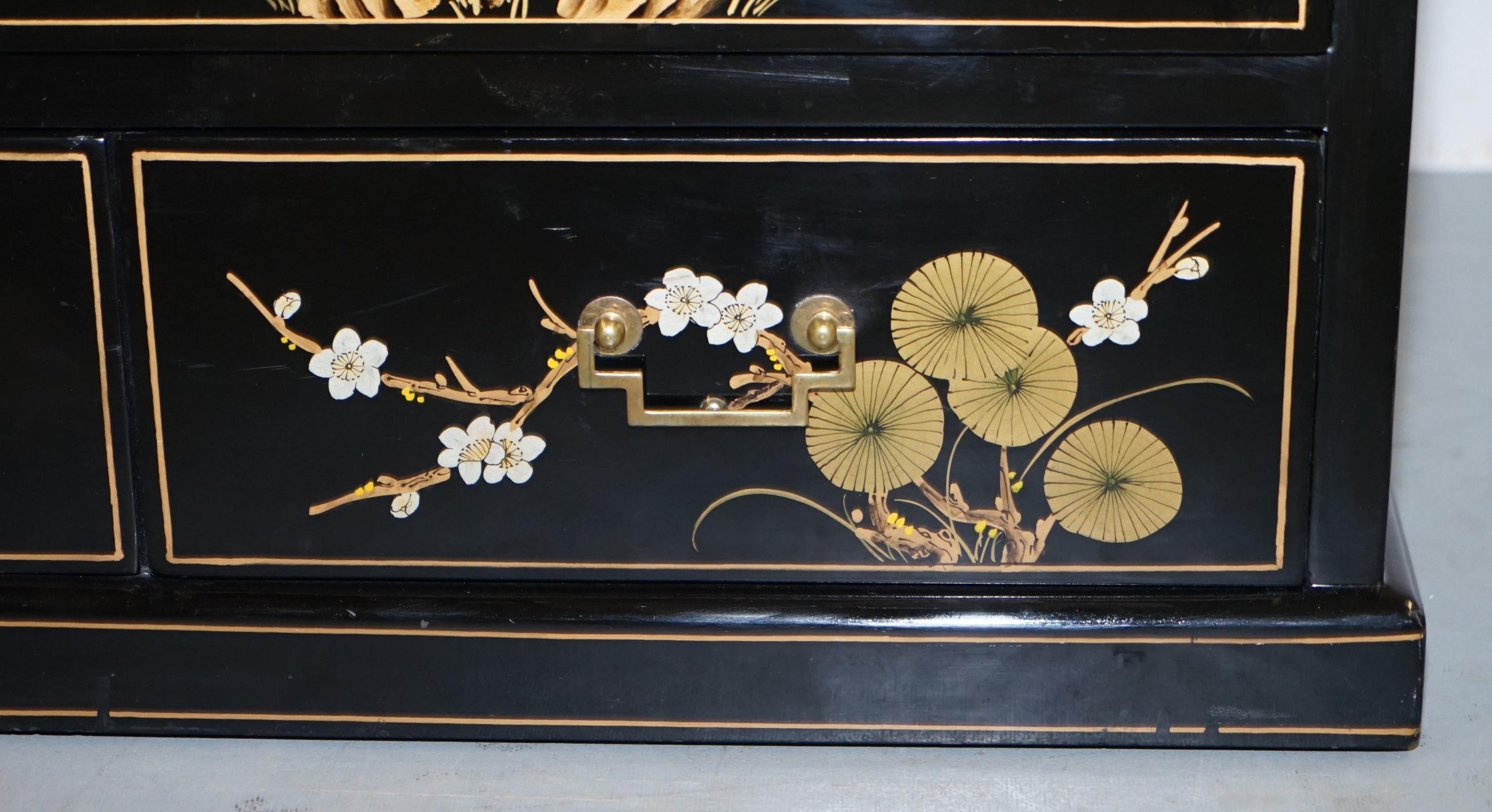 Vintage Chinese Chinoiserie TV Media Stand Black Lacquered Paint Bird & Flowers For Sale 7