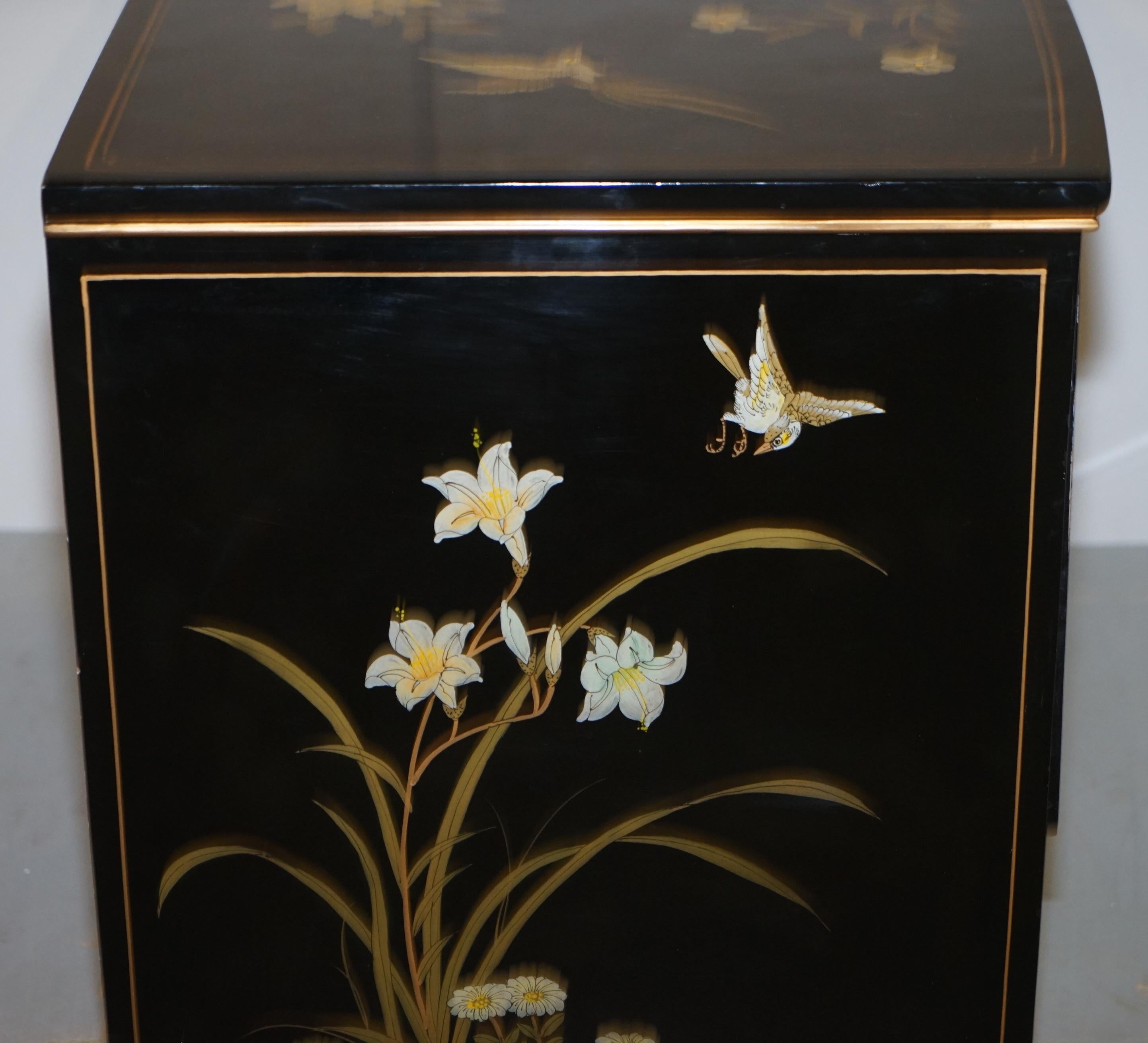 Vintage Chinese Chinoiserie TV Media Stand Black Lacquered Paint Bird & Flowers For Sale 9