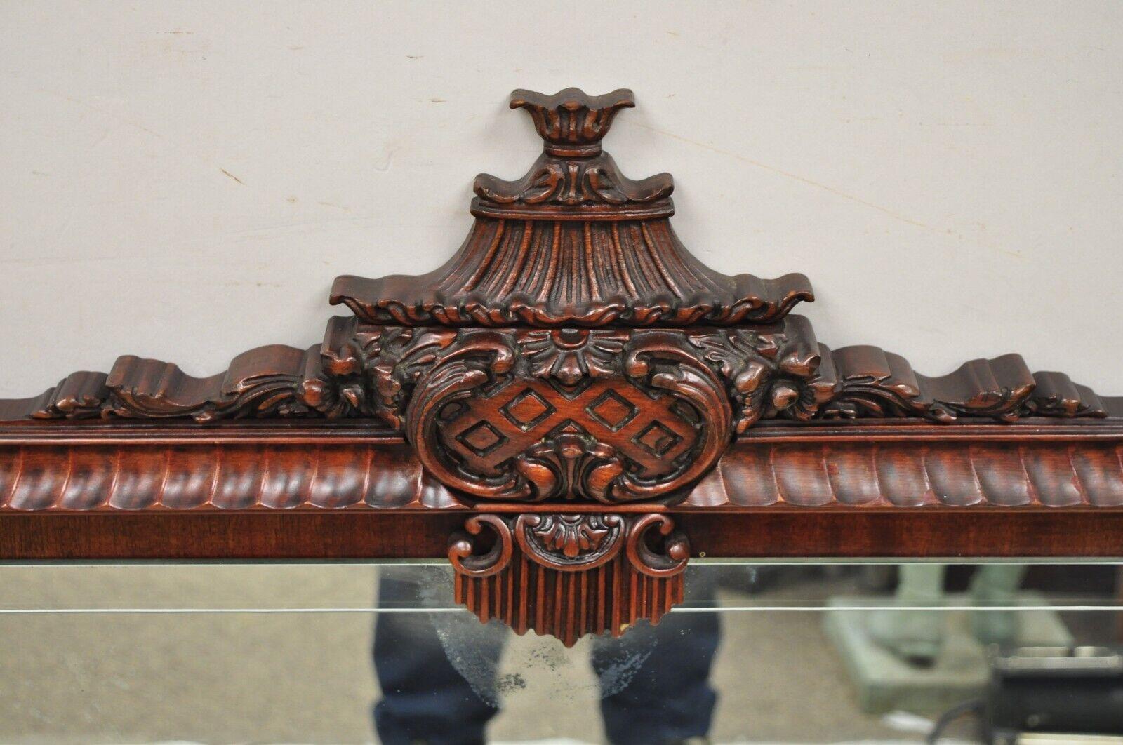 Grand miroir mural pagode chinois vintage en acajou sculpté de style Chippendale en vente 4
