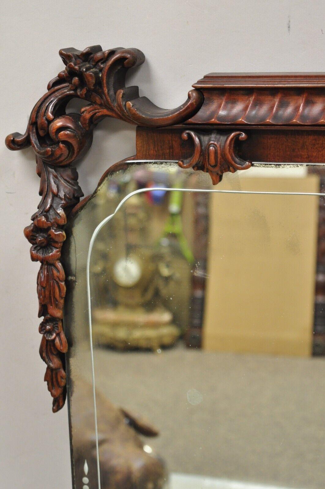 Chippendale chinois Grand miroir mural pagode chinois vintage en acajou sculpté de style Chippendale en vente