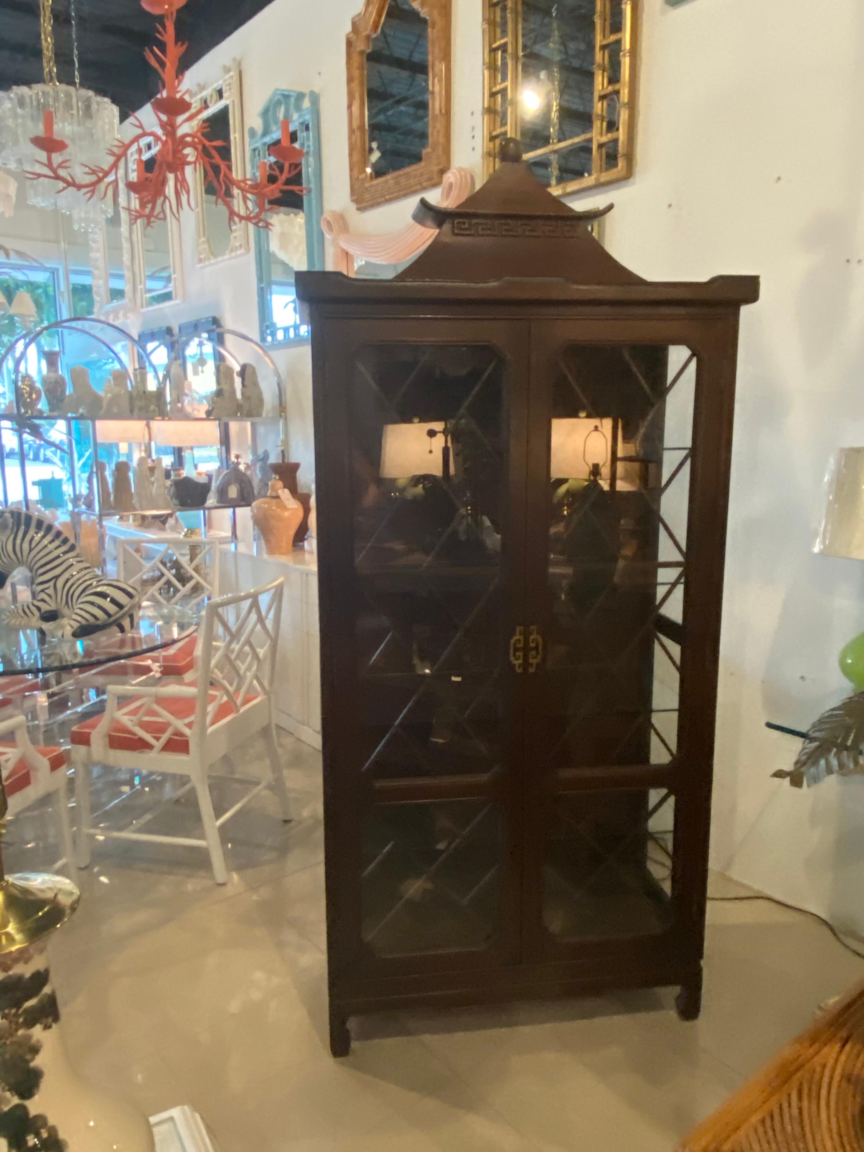 Vintage Chinese Chippendale Greek Key Pagoda China Display Cabinet 11