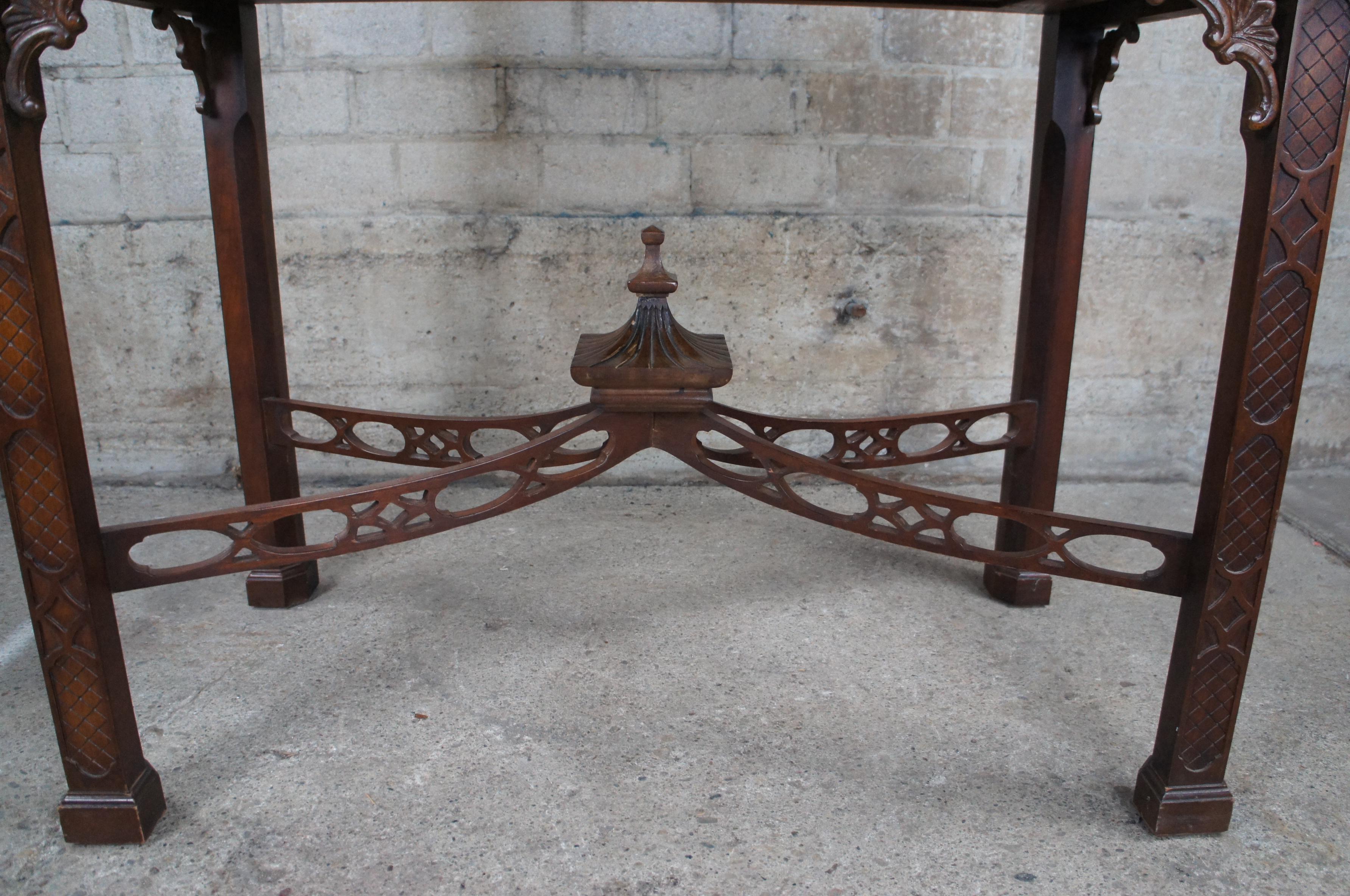 Vieille console chinoise Chippendale en acajou sculpté Buffet de table de salle à manger 81 cm en vente 1