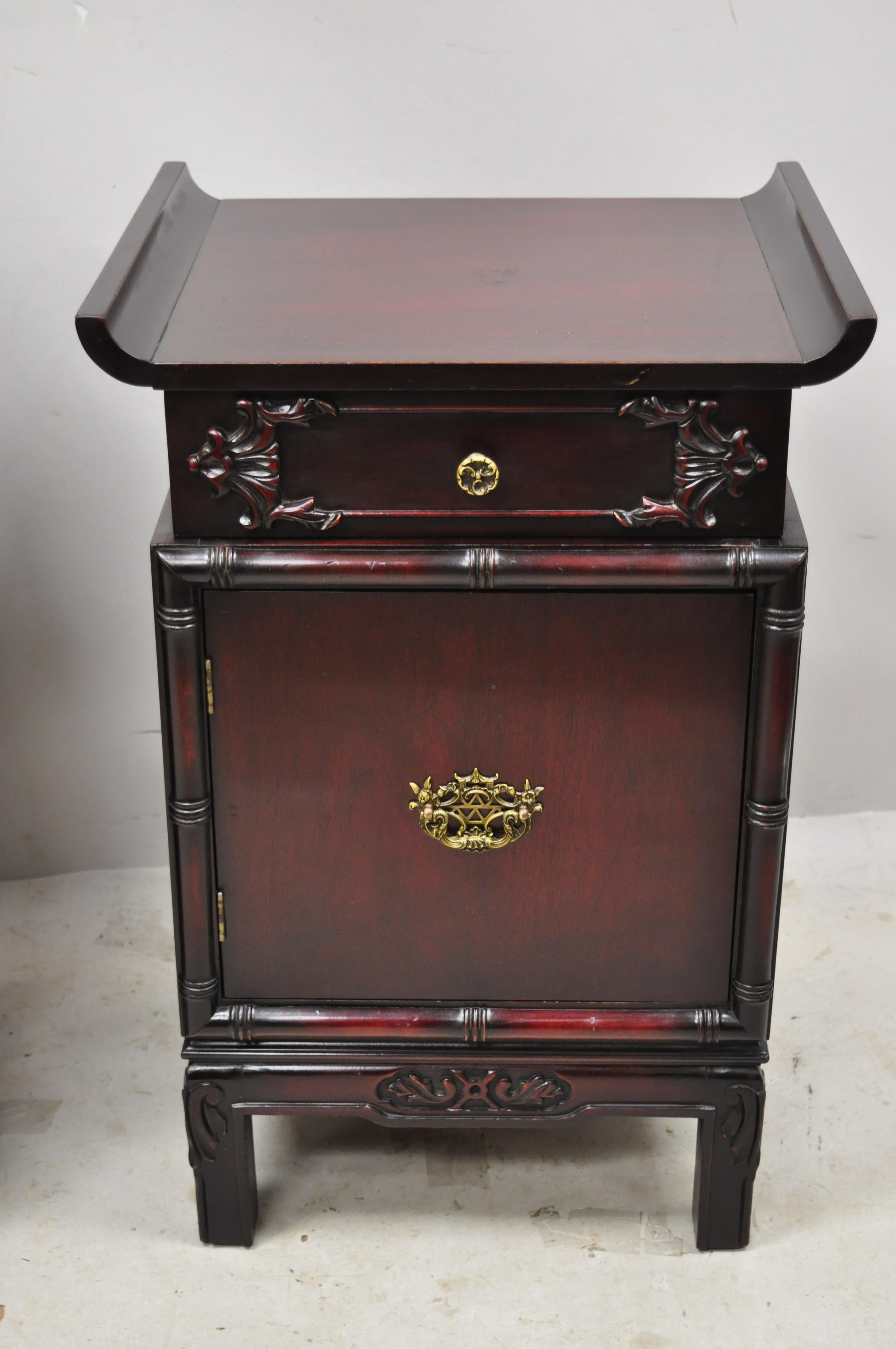 Vintage Chinese Chippendale Pagoda Top Mahogany Faux Bamboo Nightstands - a Pair 5