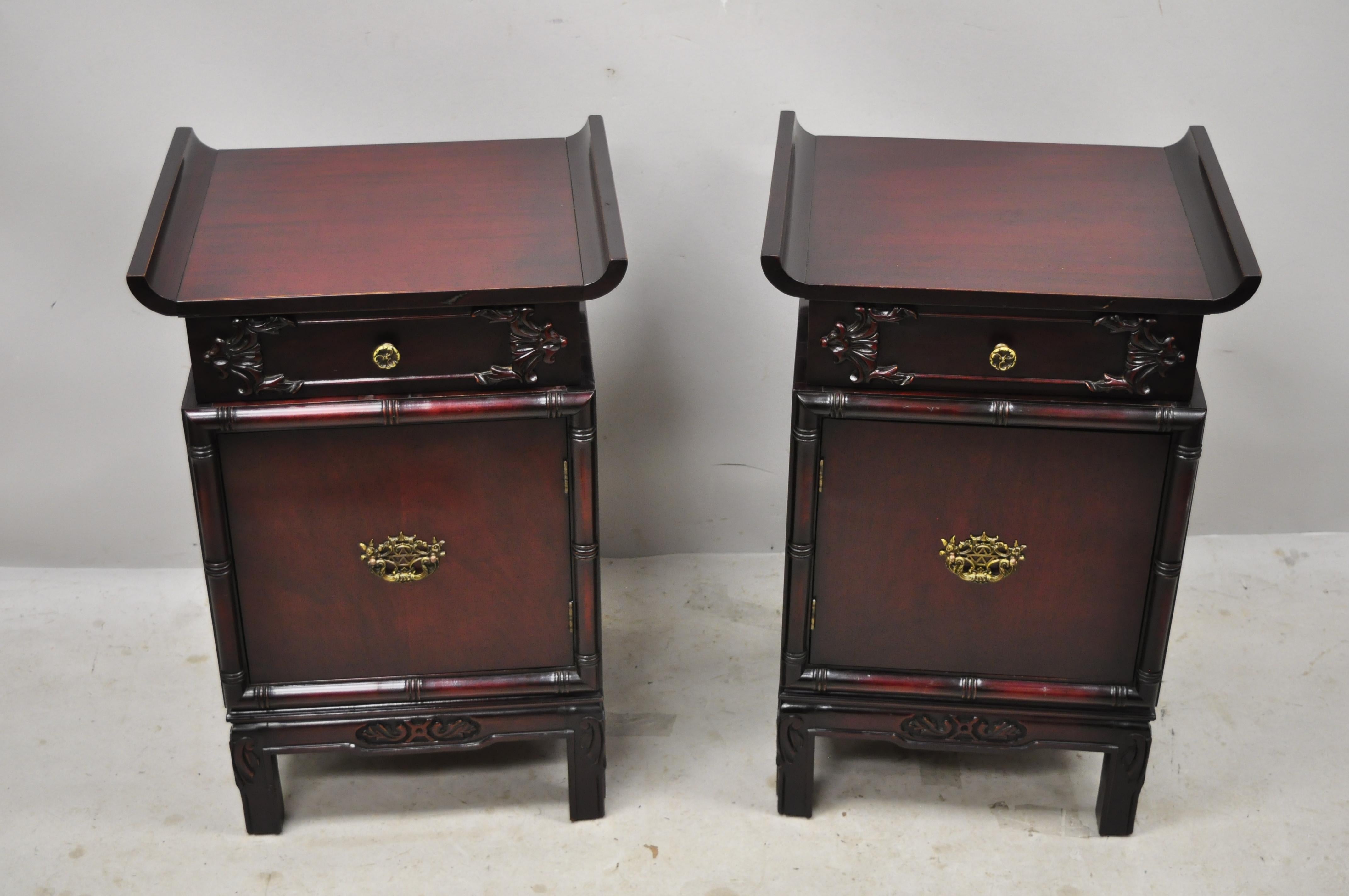 North American Vintage Chinese Chippendale Pagoda Top Mahogany Faux Bamboo Nightstands - a Pair