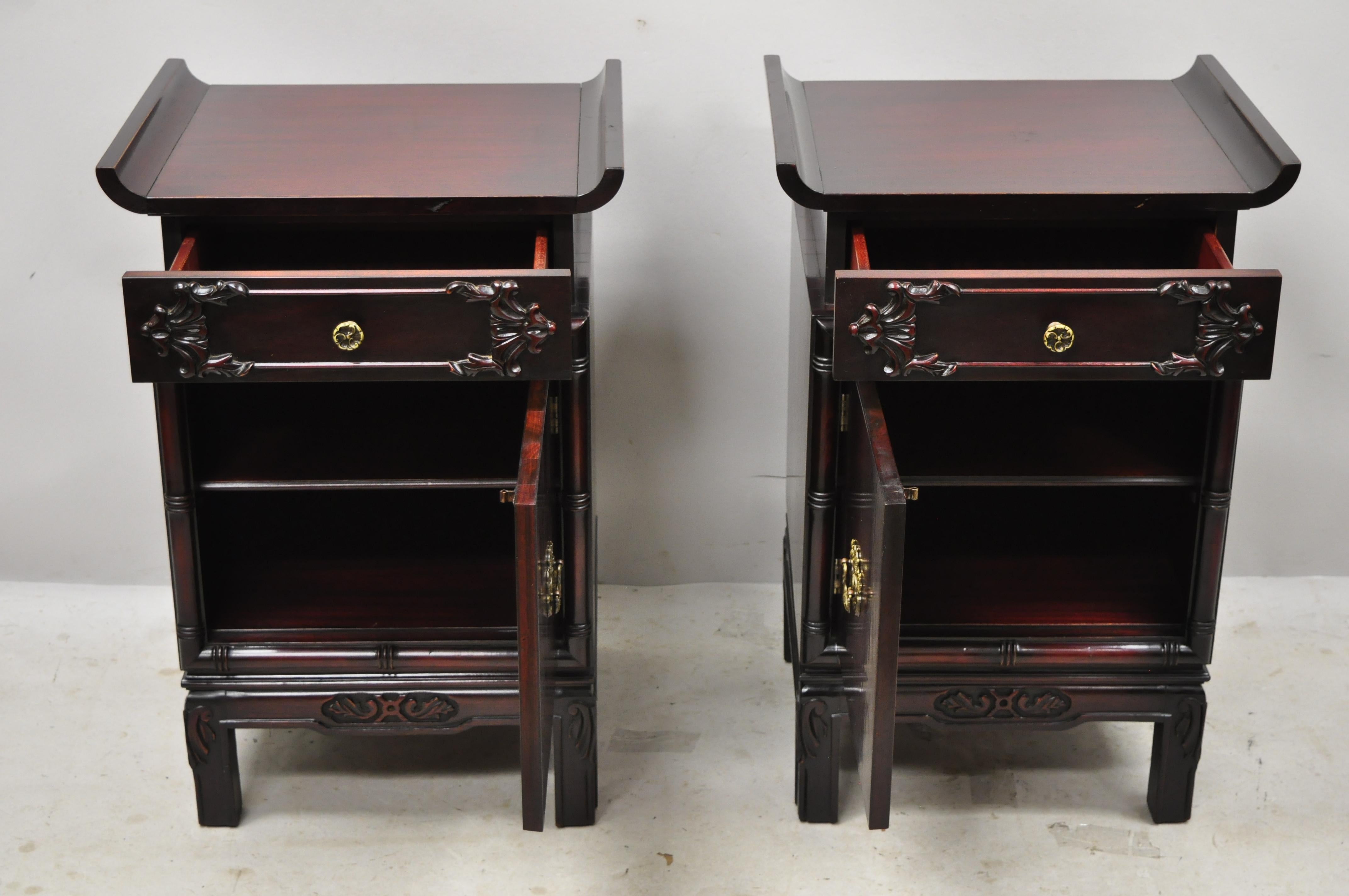 20th Century Vintage Chinese Chippendale Pagoda Top Mahogany Faux Bamboo Nightstands - a Pair