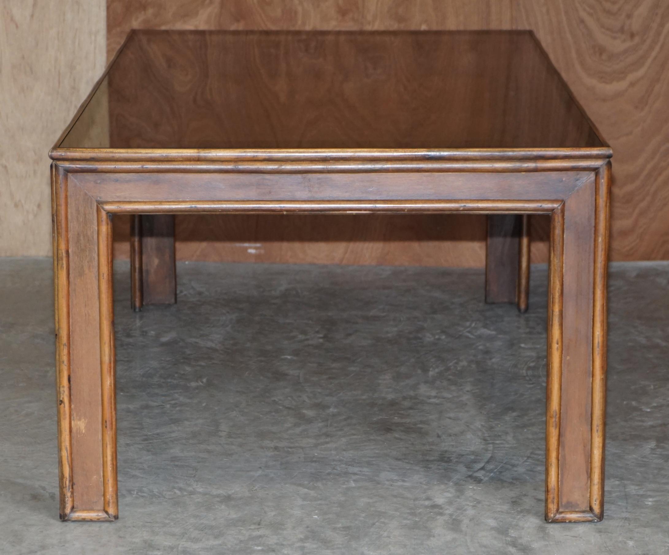 Table de réfectoire Chippendale chinoise vintage avec plateau de table en verre fumé en vente 3