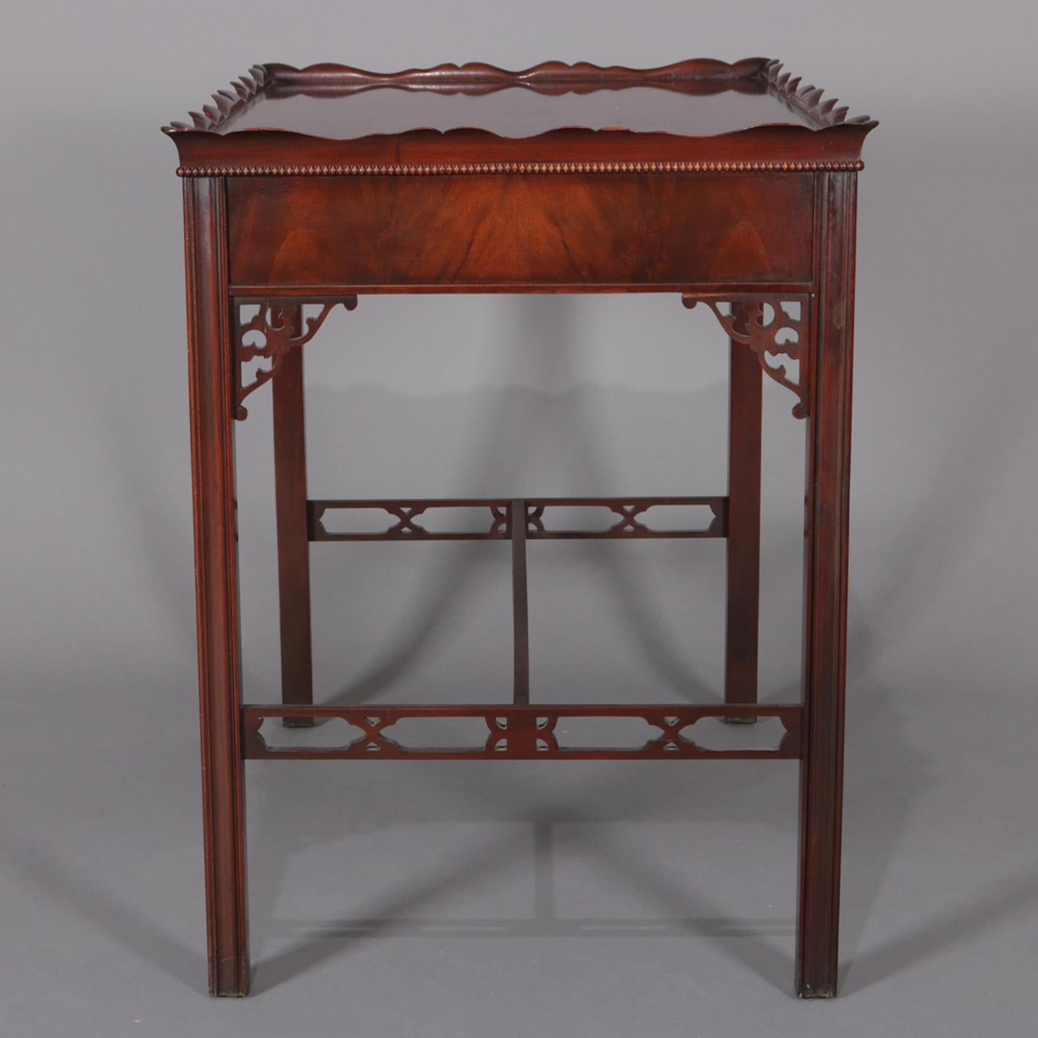 Vintage Chinese Chippendale Style Flame Mahogany Single Drawer Lamp Table In Good Condition In Big Flats, NY