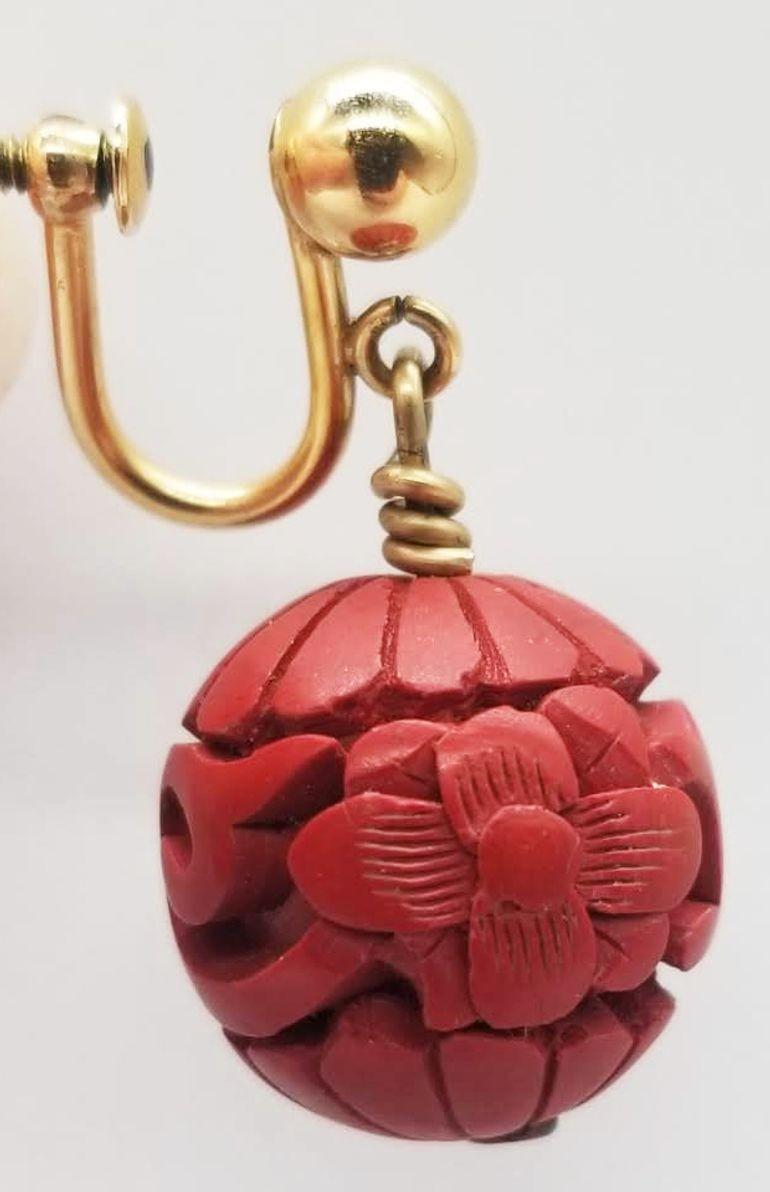 Vintage Chinese Cinnabar Shou Pendant Beaded Necklace and Matching Earrings. In Excellent Condition For Sale In Van Nuys, CA