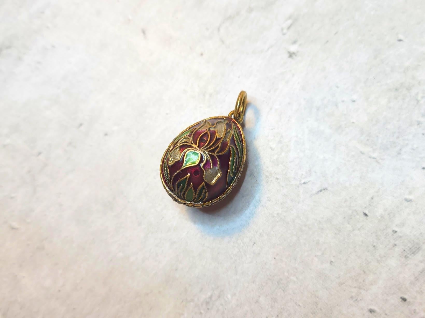 Art Nouveau Vintage Chinese Cloisonne Enamel Egg Pendant For Sale