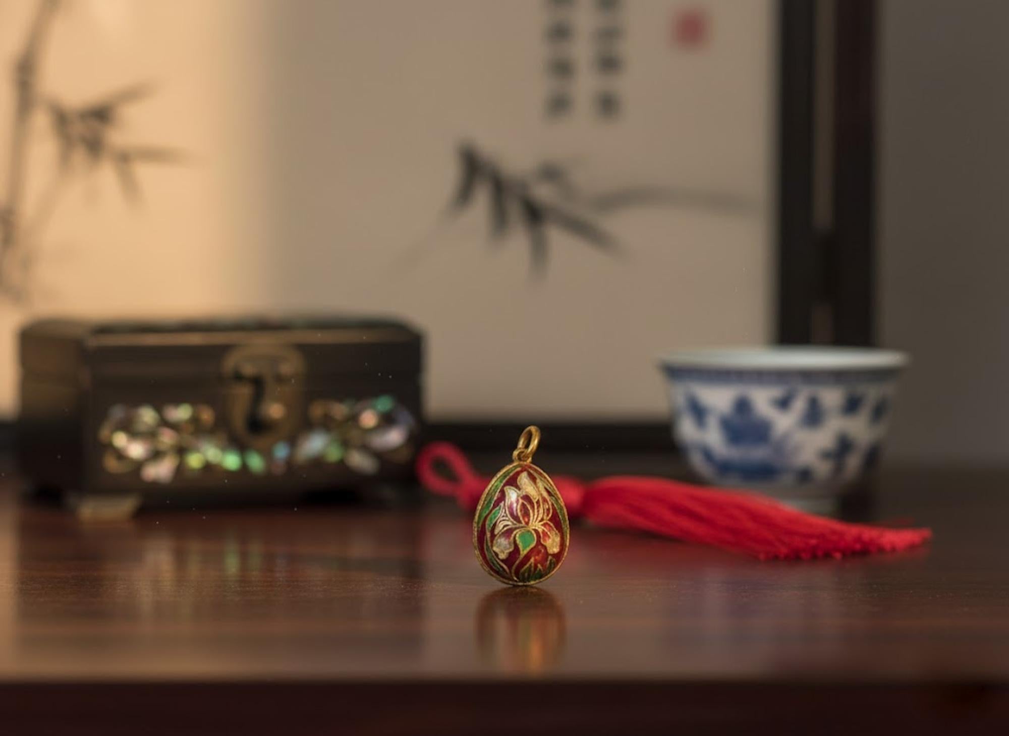 Ciondolo a forma di uovo in smalto cloisonne cinese d'epoca in vendita 3