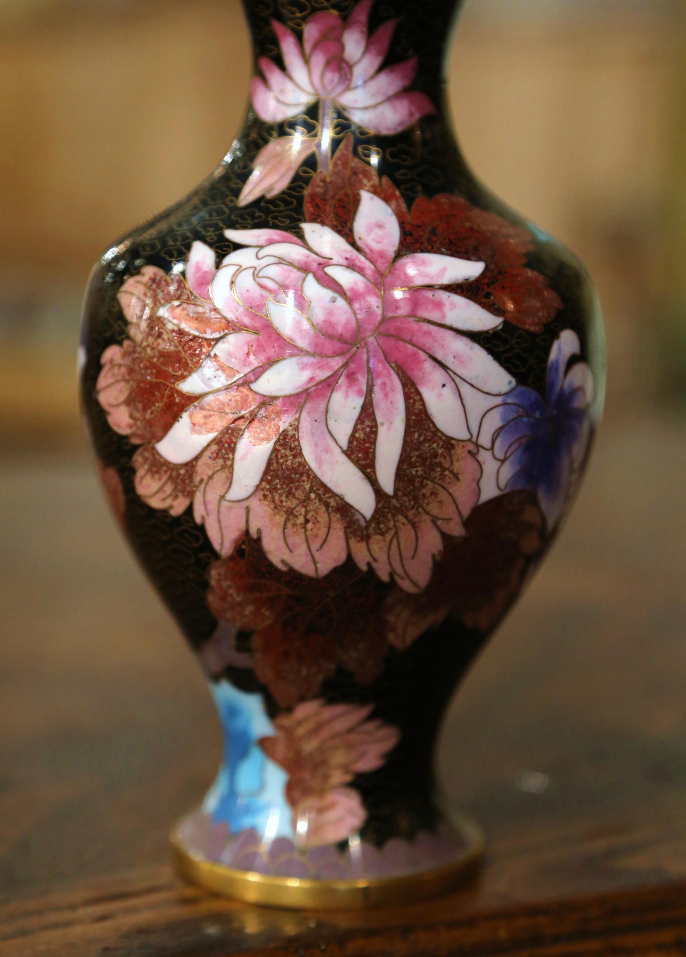  Vintage Chinese Cloisonne Enamel Vase with Floral and Leaf Motifs  In Excellent Condition For Sale In Dallas, TX