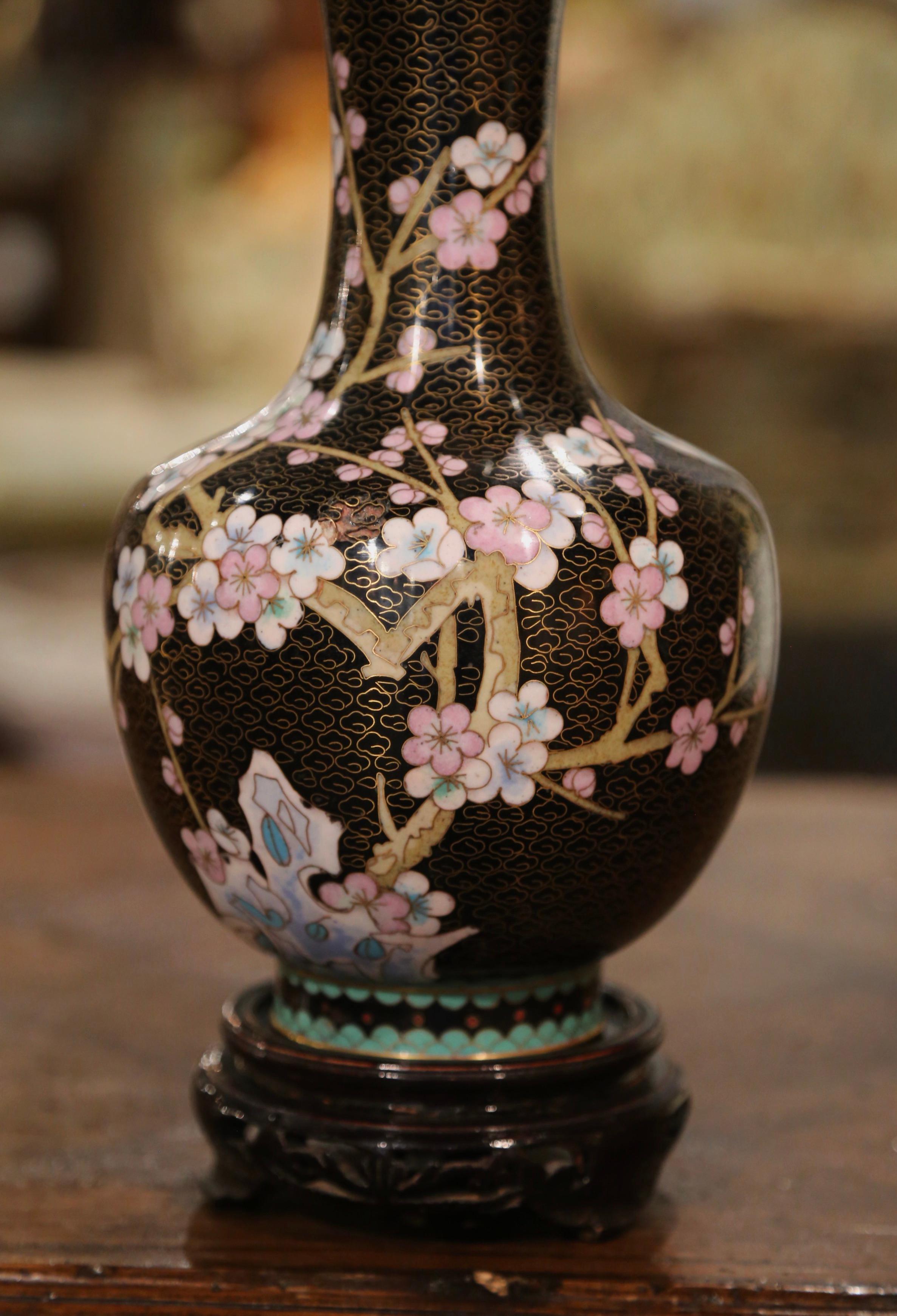 chinese enamel vase