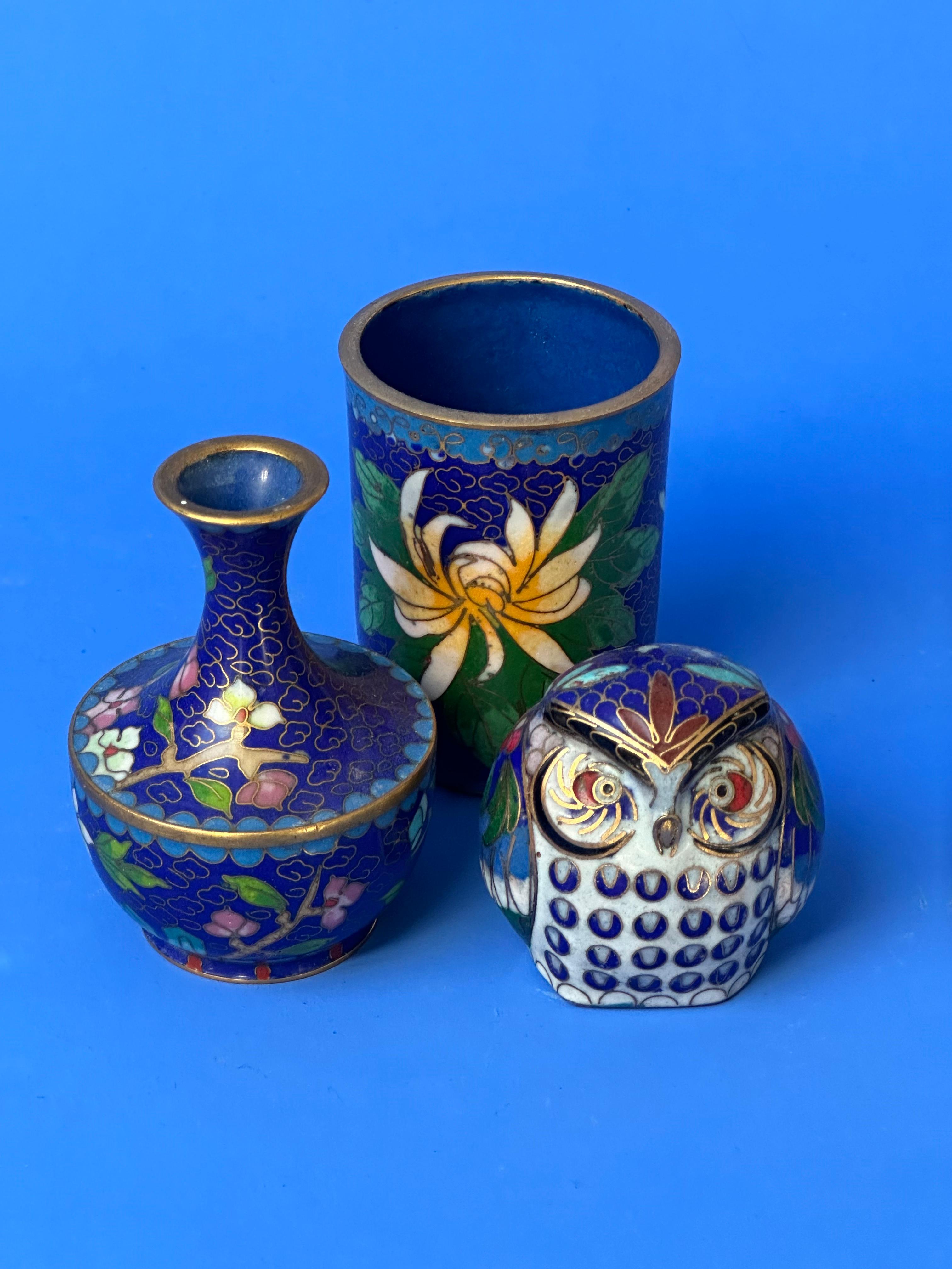 Vintage Chinese Cloisonné - Vase, Beaker and Owl Ornament - Blue Toned In Good Condition For Sale In Glasgow, GB